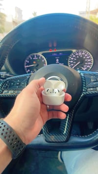 سماعات للبيع جيل رابع ام العزل نظيفه بدون غراض للامانه السماعه مو الي ...