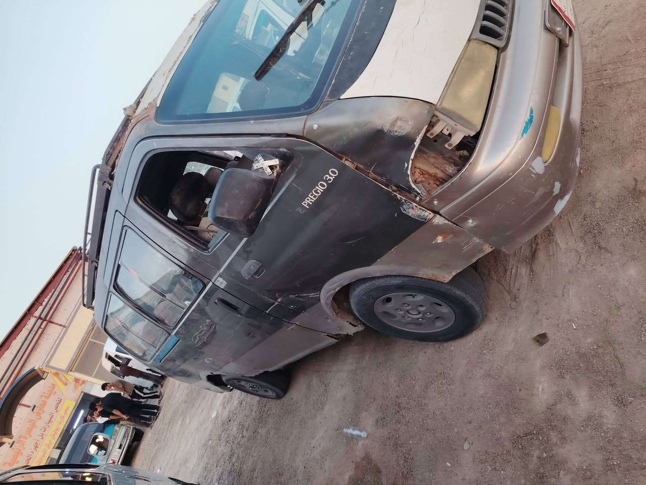 سلام عليكم، بريجو مديل ٢٠٠٥ سنويه ل٢٧ راعي موجود وتحويل محرك توه مجفت مضبوط كير اكسن ولبدي شوف لعين مال تعمير، السعر ٢٤ العنوان بصره ابي الخصيب ***********,
