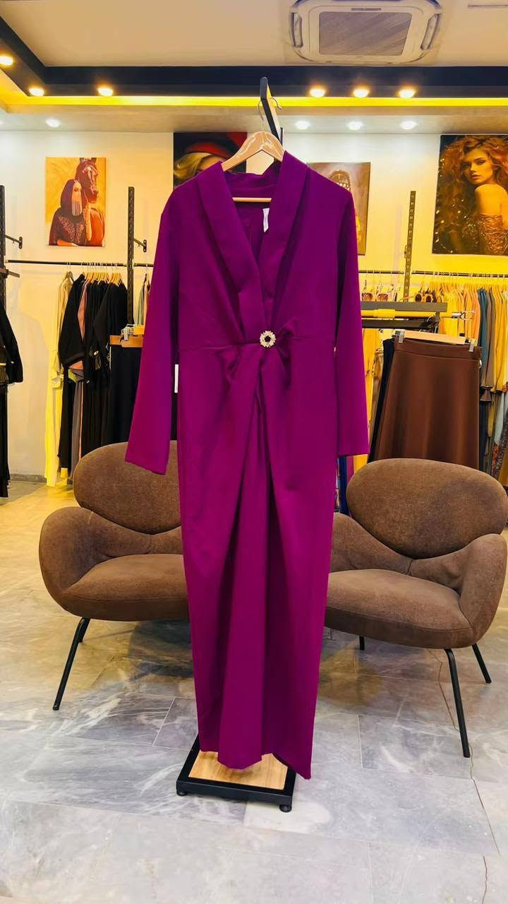👗 فستان مناسبات أنيق
✨ مستعمل بحالة حلوة
💸 السعر يناسب الكل فقط 28 ألف 
🚕 توصل لكل المحافظات 
📞 للحجز المراسله عالواتساب: 
***********
