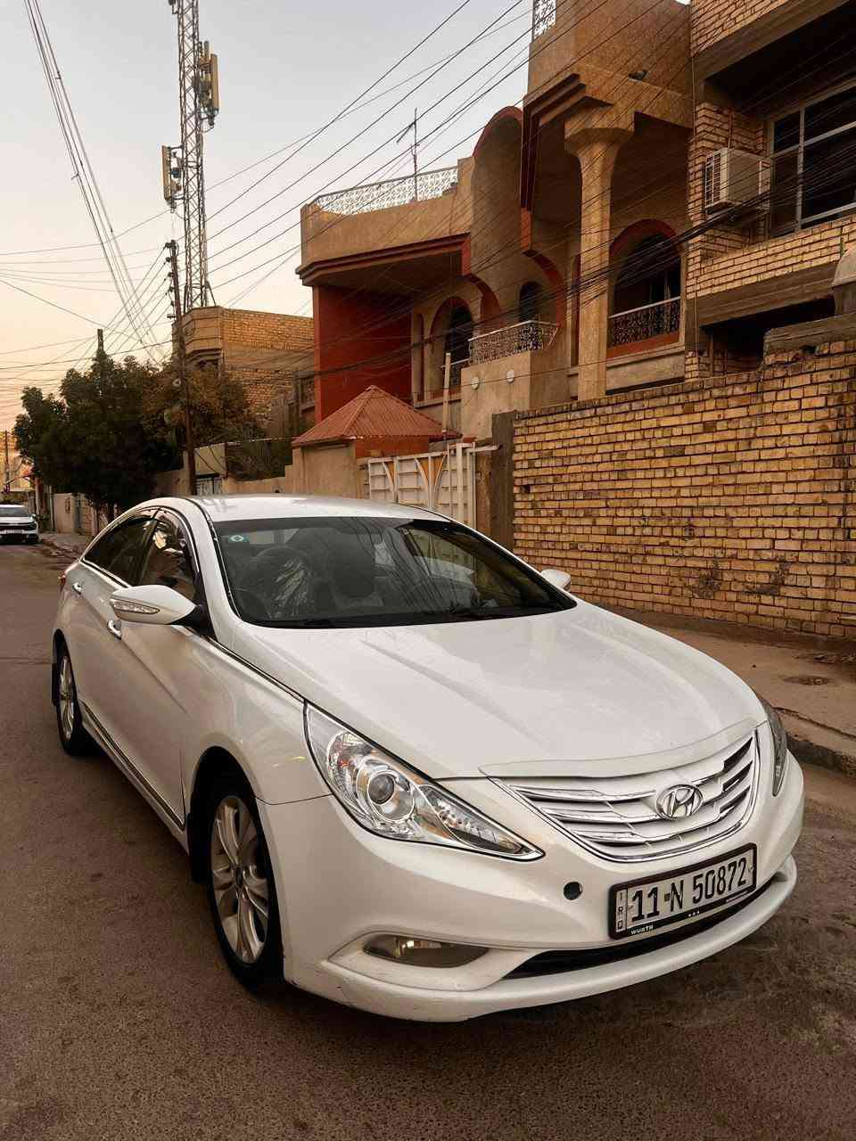السلام عليكم 
سوناتا 2013 خليجي مواصفات الشركة العامة مكفولة من الضربه والصبغ 
مكينه 2400 دوش قطعتين تبريد 
مري شفط تحكمات فول شاشة 
السيارة جديدة ماشية 108 الف حقيقي 
مكينه وكير بلاديات على وضع الشركة
رقم بغداد الدولي بأسمي 
السعر 132
رقم الهاتف ***********
مكاني بغداد / الكرخ
