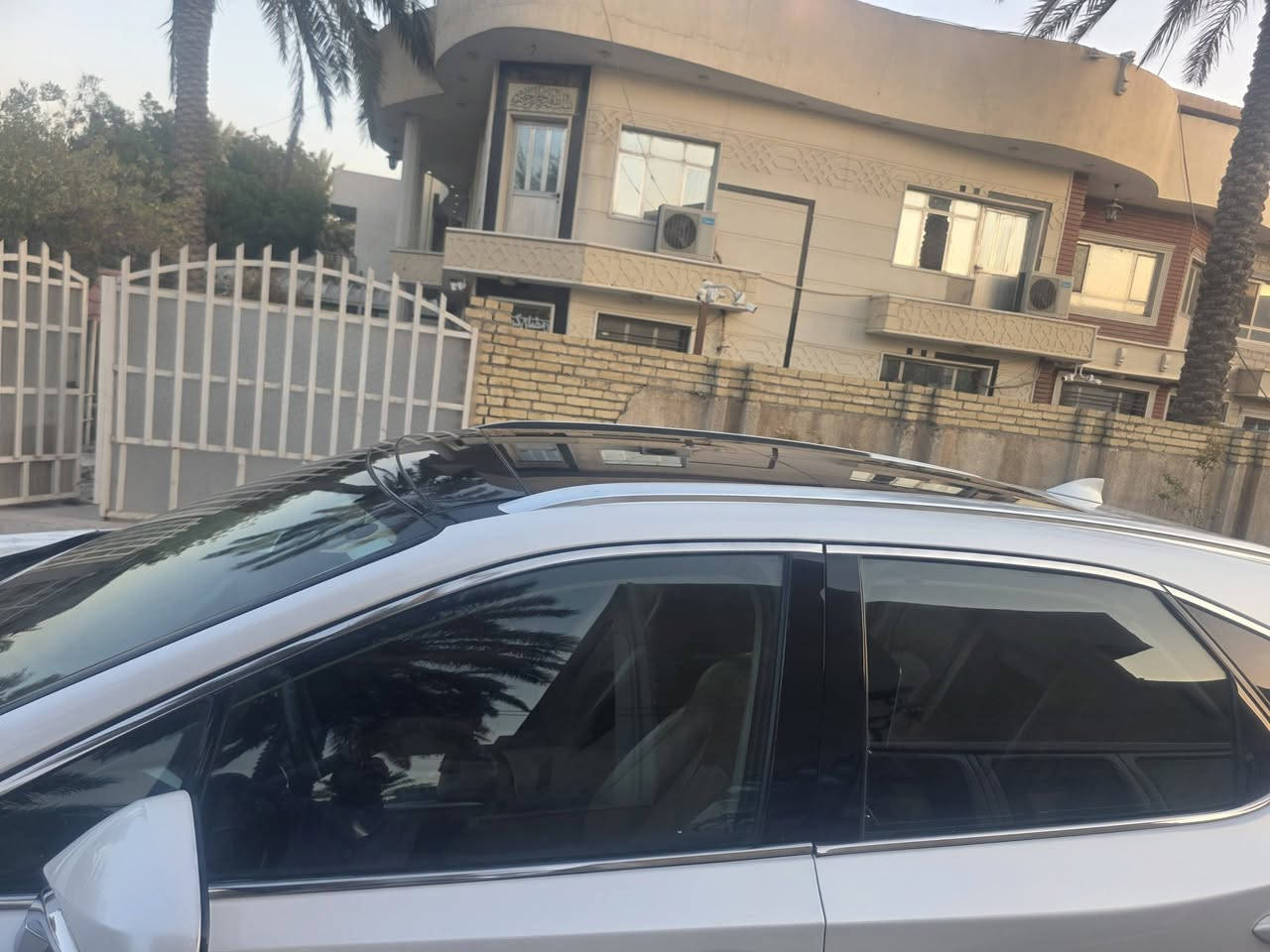 لكزز RX450 موديل ٢٠٢٢ حادثها خفيف فول ماشيه ٧٥ الف كم
مكانها بغداد السيديه 
***********
