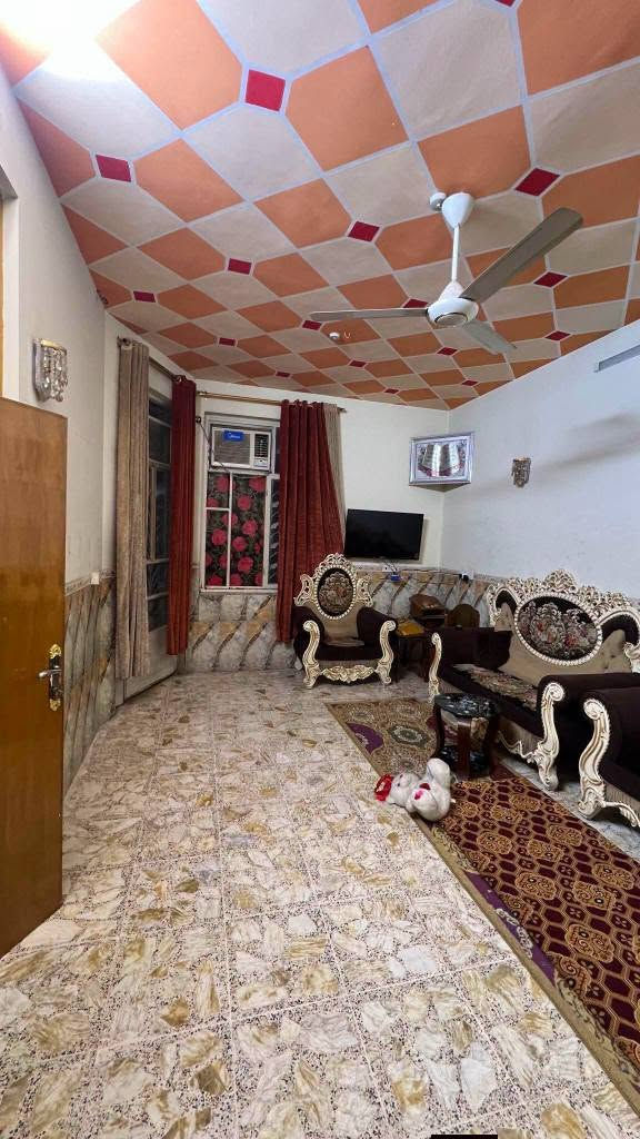 للبيع بيت ركن مميز – بغداد / الشعلة
قطاع 12 – الشارع العريض – مقابل مدرسة النزاهة

المساحة: 160 م – الواجهة: 20 م – النزال: 8 م
البناء: سنة 2015 – الأساس رفت

الطابق الأرضي:
استقبال + مطبخ + غرفتين نوم + صحيات داخلية وخارجية + محل تجاري كبير على الشارع

الطابق الثاني:
مشتملين عدد 2، معزولين وكاملين الخدمات

ركن، بطحية، جاهز للسكن
السعر: يرجى التواصل خاص

للاستفسار: ***********
واتساب مباشر: https://wa.me/9647716108418https://www

.facebook.com/marketplace/item/1035931712303369/?mibextid=dXMIcH بغداد, العراق
