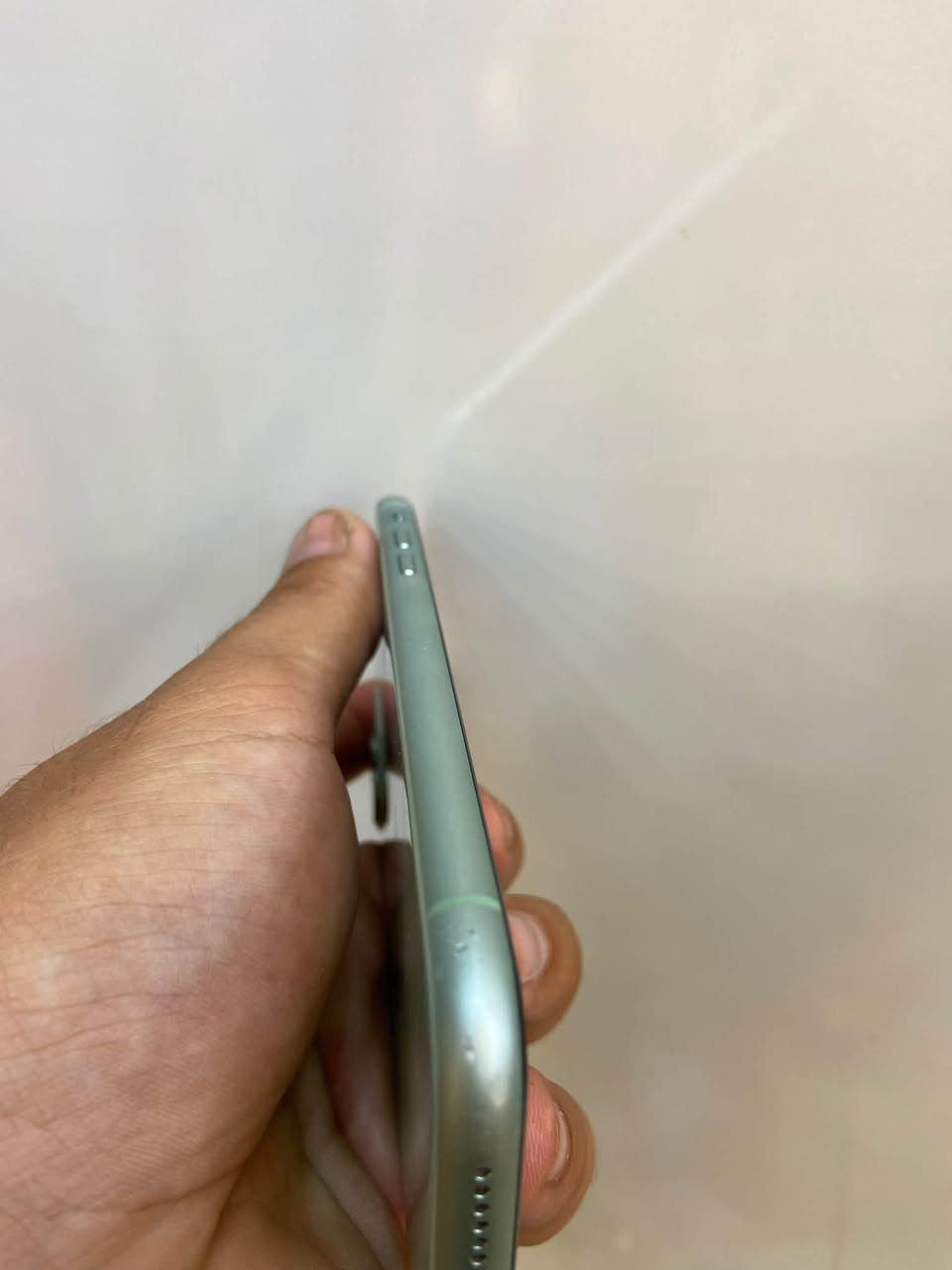 السلام عليكم
📲 ١١عادي للبيع ذاكره ٦٤ بطاريه٨٢ الجهاز وتر نضيف كلش كله شغال كامرات سماعات 🔊 فيس إيدي الجهاز بلادي 
السعر ٢٤٠ بغداد الاعظميه ***********
