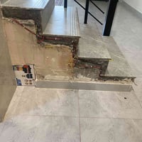 عندي هاي اريدها ابياض منو يشتغلها يراسلني مكاني خلف مرور التاجيات