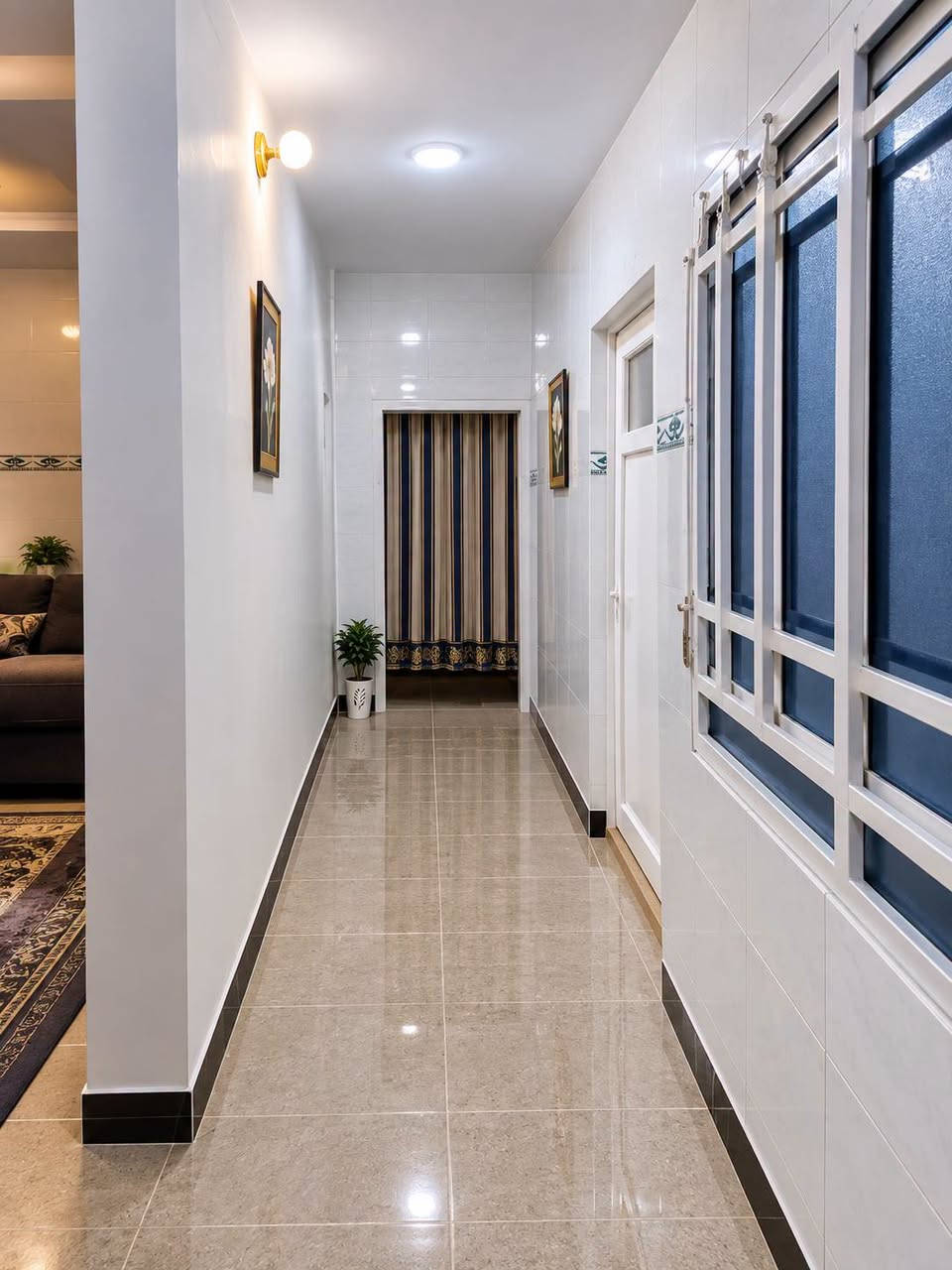 #مشتمل_للبيع 

  🌍 الموقع  / حي الخضراء 
  📍 خلف أسواق فراس الزامل 

  📐 المساحه  / ( 125m  ) طابق واحد 

  🏡 موقع ممتاز  _خلف الشارع التجاري  _ #شارع_15متر 

  💠 يتكون من غرفة نوم وحده 1 
                 وصاله واسعه ومطبخ وحمام 
                                    داخلي وخارجي وكراج كبير 

  💰 السعر ( 65 مليون  ) 
  
        ■■■■■■■■■■■■■■■■■■■■■■■■
           للإستفسار أكثر يمكنم التواصل عبر رقم الهاتف 
                ☎️ ( ***********  )☎️ أبو سيف 

          🙋‍♂️ #أعرض عقارك يمنه وأنته مرتاح بالبيت 🏡
                      وحنه نهتم بالبيع والترويج 

📍 #العنوان_الضباط_الثانيه  📌 مقابل #شارع_ألفين  .
