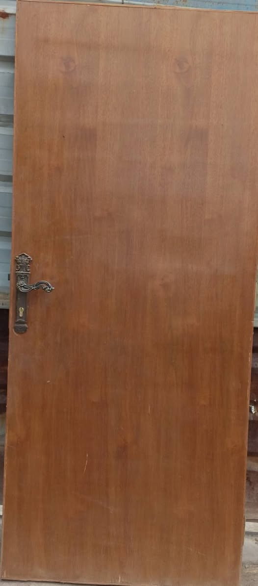السلام عليكم بيبان للبيع كاملات هنه وچراچيبهن وقفولتهن مستعملات ثلاث اشهر للبيع للاستفسار ***********
