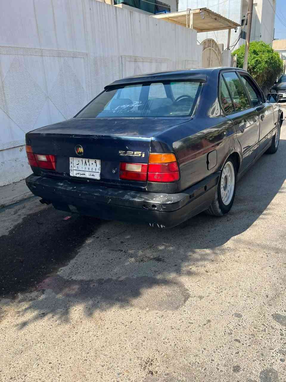 بي ام للبيع موديل 90  حجم 535 محرك مفتوح سيارة شغاله واطلع بيها للبصرة بس تريد تعمير السعر 33 ورقة *********** كركوك, العراق

