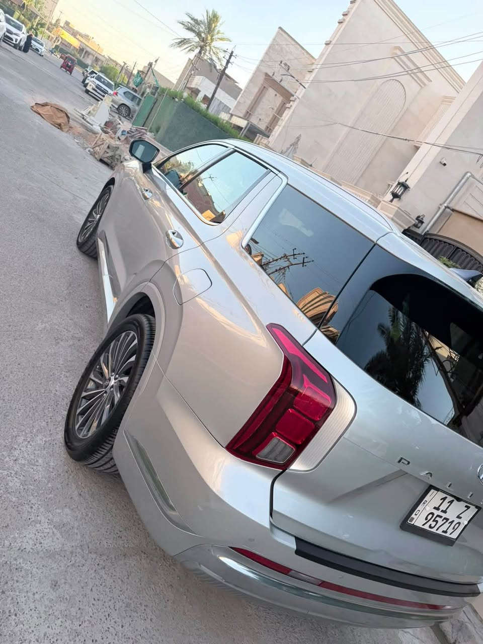 بلاسايد كلكراف موديل 2024 ماشية 36ميل حادثها سطحي بنيد وجاملق بنيد مصلح نفسه بدون ايرباك ورصعه زغيرة مسحوبه ببدي ار شرط لابدنه ولابراكيت 
رقم بغداد 
السعر 285$
مكان السياره بغداد ***********
