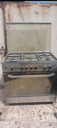 طباخ غازي • ٥ عيون • نار تحتاج تنظيف