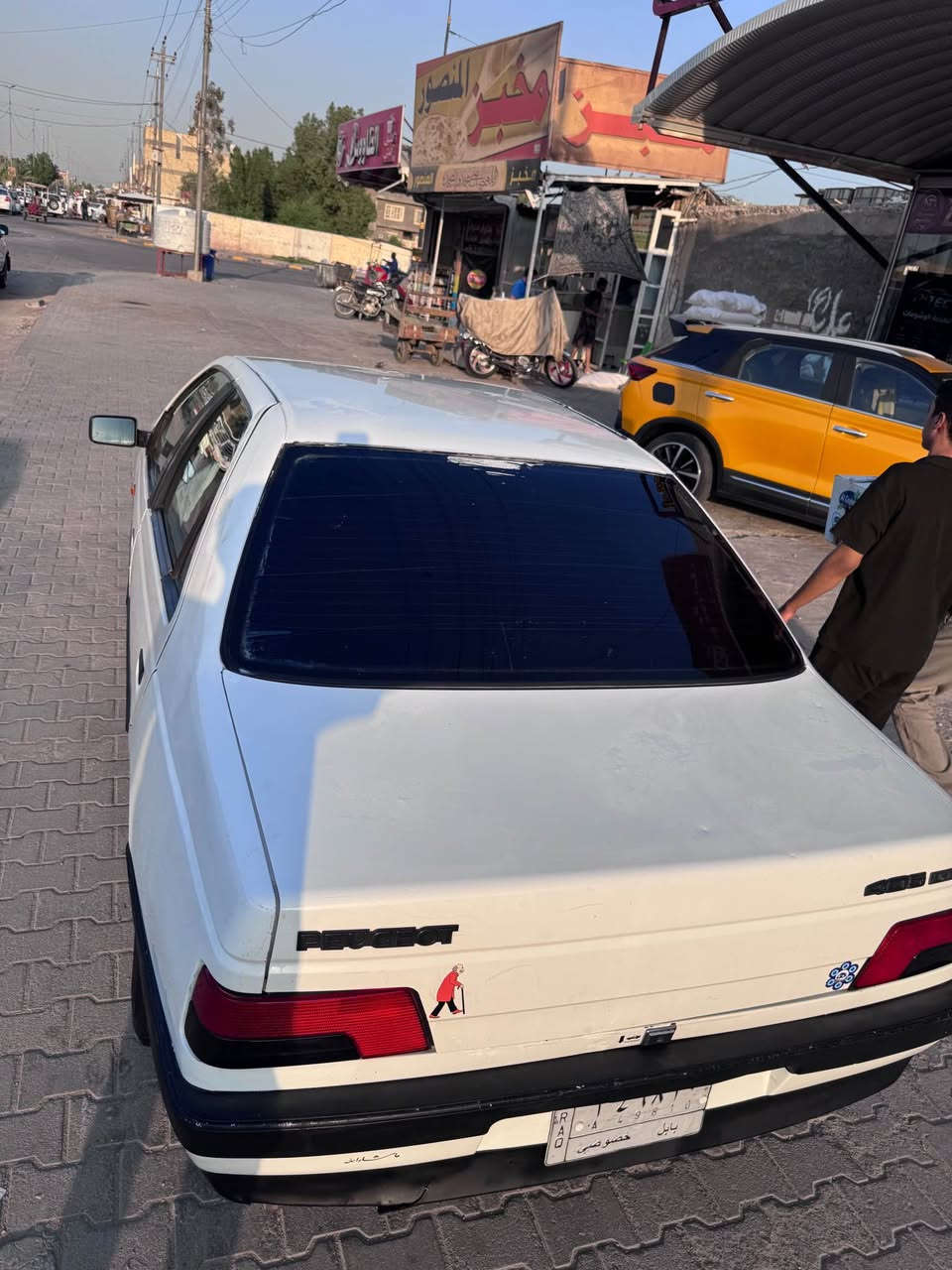 سلام عليكم بيجو للبيع السياره حيل نضيفه رقم بابل مشروع وطني راعيهه بالنجف ومكان السياره بالنجف 
للاستفسار 
*********** النجف, العراق
