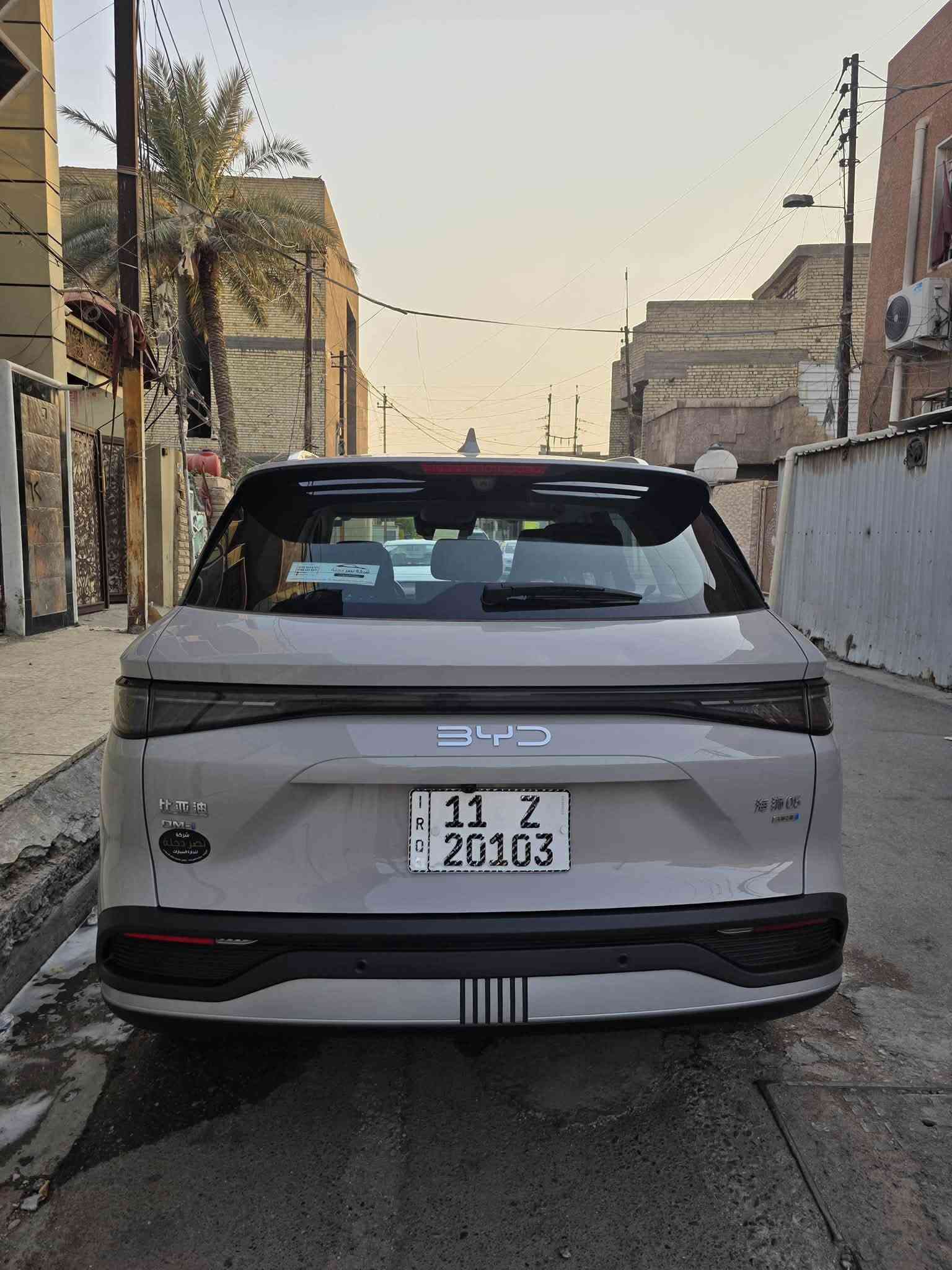 السلام عليكم
اخوان BYD سيليون 5 

فول مواصفات 

بصمة 

بنوراما 
باب خلفي كهرباء 

شاشه كبيره معربة بالعربي 

كشن كهرباء 

13 كامرة 

فول مواصفات ومكفولة كفالة عامة 

على الفحص وين ما يعجبك 

***********
