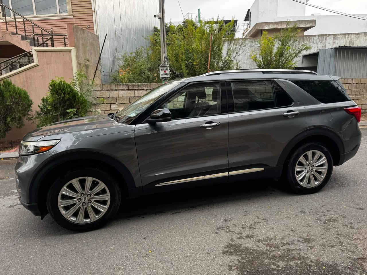 السلام علیکم ورحمە الله وبرکاته
*فۆرد ئێکسپلۆرەر 2021 لیمیتد - Ford Explorer 2021 Limited*
*ژمارە سلێمانی VIP - 22,000 نمرە*

*مواسەفات:*
✓ فول مواسەفات لیمیتد
✓ کوشن چەرم + گەرمکەر و ساردکەر
✓ پانۆراما + کامێرەی 360
✓ ڕادار 
✓ سندوق کارەبایی
✓ تەنها بۆنیت بۆیاخ 
✓ ژمارەی هەولێری نوێ - مۆدێل 21

*ناونیشان:* سلێمانی
*ژمارە تەلەفۆن:* ***********

---
عربي

*فورد اكسبلورر 2021 ليمتد - Ford Explorer Limited*
*رقم أربيل الجديد - VIP*

المواصفات:
✓ فول مواصفات ليمتد
✓ كشن جلد + تدفئة وتبريد
✓ بانوراما + كاميرا 360 درجة
✓ رادار 
✓ صندوق كهرباء
✓ صبغ فقط بونيد 
✓ رقم اربيل جديد - موديل 21

للإستفسار اتصل: ***********
المكان: السليمانية
