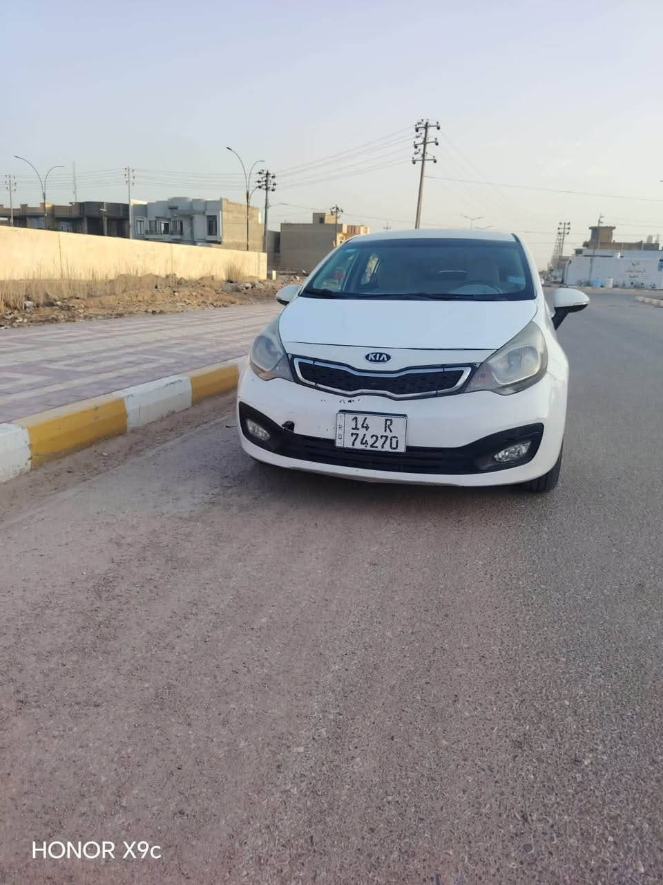 كيه ريو م 2014
رقم بصرة تحويل باسم المشتري 
مكينة 1600
مكفولة من الضربة جديدة السيارة ماناقصها شي ابدآ ماتذب عليها الف 

مكانها ناصرية قضاء النصر 
السعر 78
***********

نص مكتوب في الصور:
- HONOR X9c
