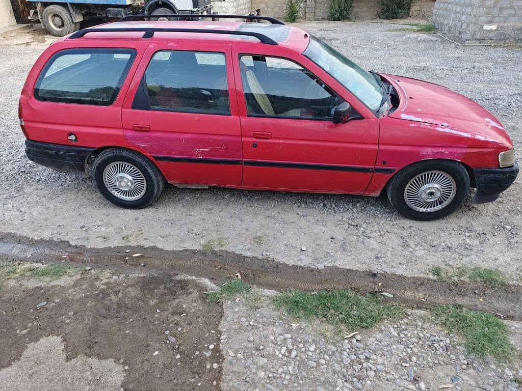 فورد موديل 92محرك بلادي تواير جدد مسجل ماسحات لايتات كله شقاله السعر 12رقم كركوك وشرط اتحويل وترهم مقدمه وبل شهر بس مو نفس السعر مكانه ناحية الزاب *********** كركوك, العراق
