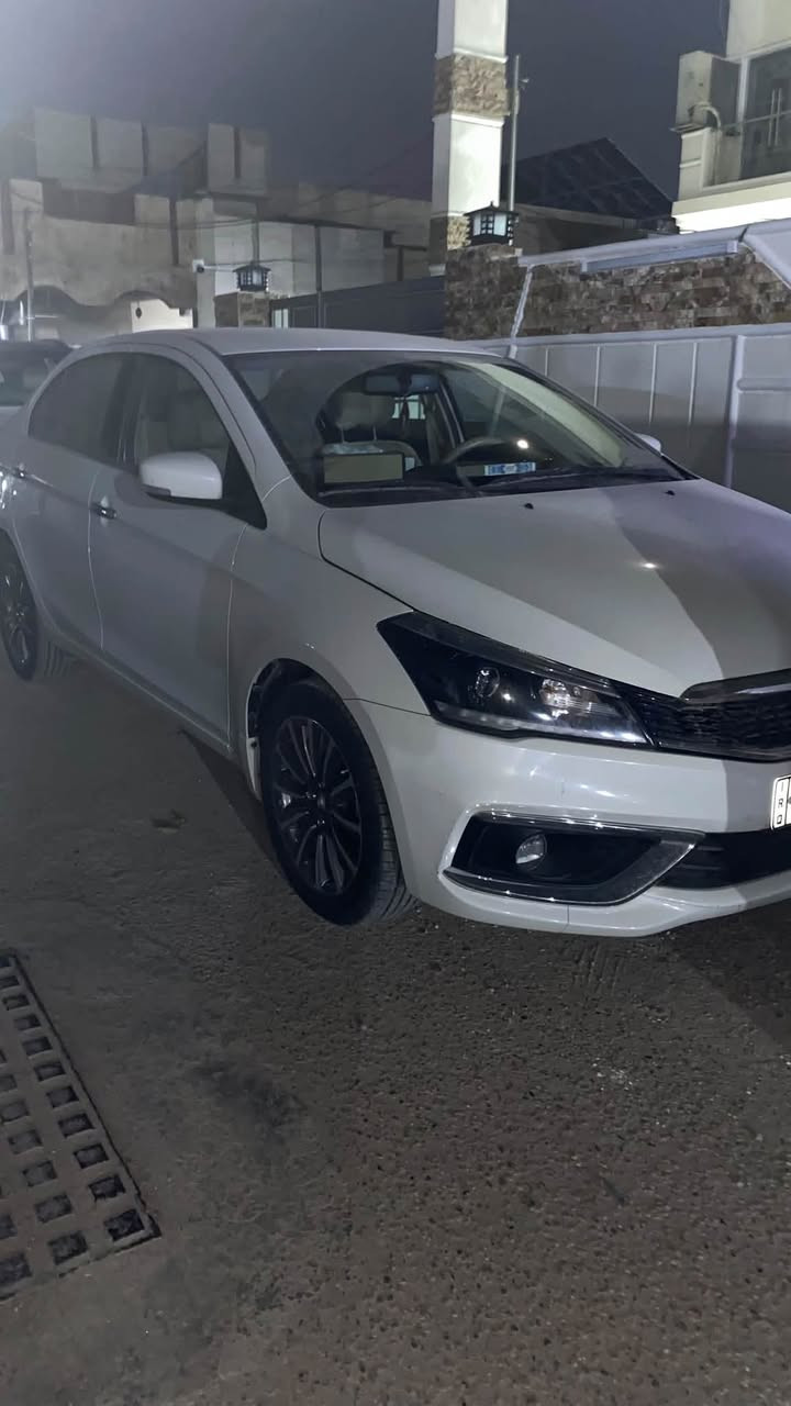السلام عليكم 
🔥 للبيع سوزوكي سياز 2023 استلام شركة عامة🔥
(رقم بغداد)انكليزي 

🚘 Suzuki Ciaz 2023
(مكفولة كفالة عامة)

✨ المواصفات:
🔹 محرك 1.5 لتر اقتصادي وقوي
🔹 ناقل حركة أوتوماتيكي)
🔹 كاميرا خلفية
🔹 حساسات خلفية
🔹 مثبت سرعة)
🔹 تحكم من المقود
🔹 بلوتوث + USB + AUX
🔹 مرايا كهربائية مع إشارات جانبية
🔹 زجاج كهربائي
🔹 مكيف ثلج وتبريد ممتاز
🔹 نظام ABS 
🔹 شنطة واسعة جداً

(الكاعيات والكبات والكتلوك والجك بل نايلون ما مفتوحات سبير منازل)

السيارة ماشية (١٨،٠٠٠ زيرو)
💰السعر:135

📍 الموقع: بغداد

📞 للاستفسار ***********

