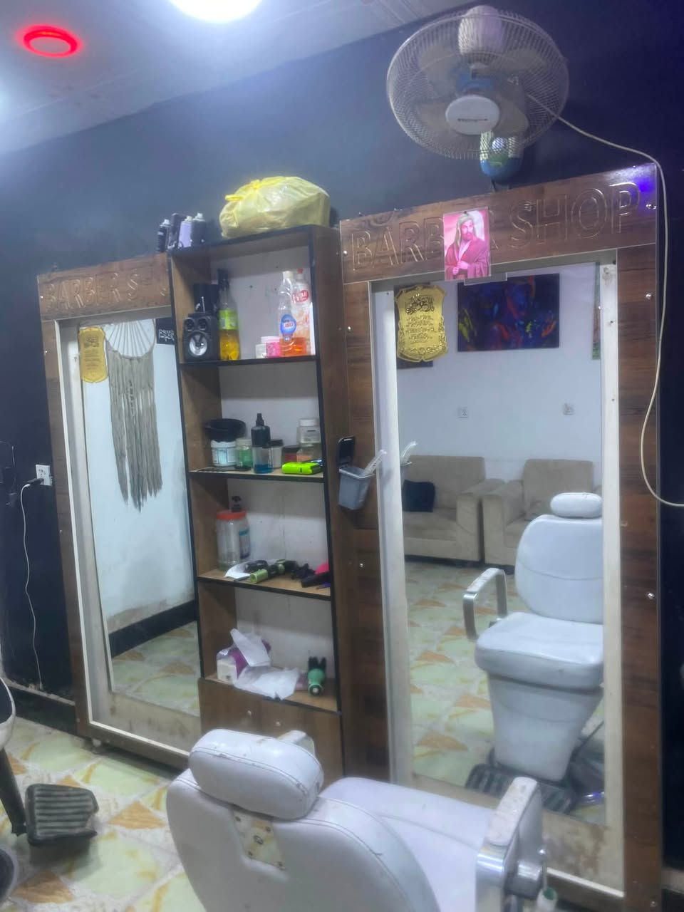 غراض حلاقه للبيع  جميع الغراض بيعة واحدة السعر 350 العنوان كربلاء الحر 
***********
