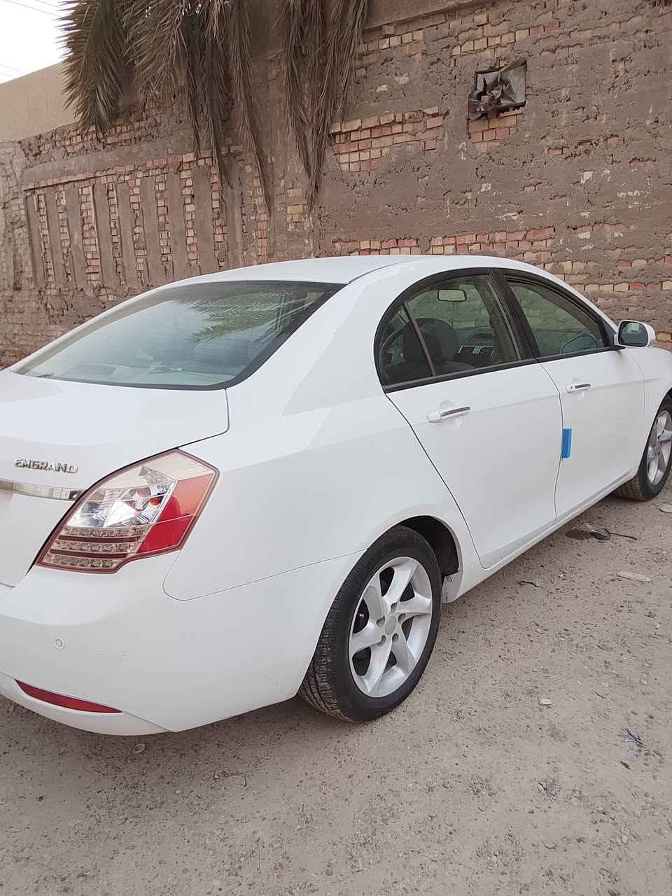 ام كراند Ec71800 الحجم الصغير
2013 بغداد ماشيه 79 بلاديه على وضع الشركه العامه محرك كير مكفولات مكفوله رقم دولي هزه جديده  تاير صدر جديد باتري تبريد رقم دولي/***********/
