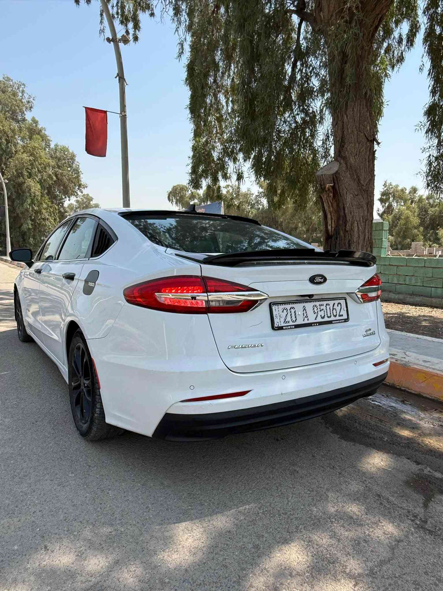 🚘 فورد فيوجن SE هايبرد 2019
سيدان أمريكية مريحة واقتصادية • مواصفات ممتازة • مناسبة للاستخدام اليومي والسفر 💎

🚘 نعمان أوتو | Numan Auto
ثقة التعامل • جودة السيارات

━━━━━━━━━━━━━━━

📊 الموديل: 2019
🇺🇸 الوارد: أمريكي
🏁 الفئة: SE Hybrid
⚙️ المحرك: 2.0L – 4 سلندر Hybrid
🎨 اللون: أبيض
🛣️ الممشى: 125 ألف كم
🛡️ Airbags: جميعها سليمة

━━━━━━━━━━━━━━━

💎 أبرز المواصفات:

✅ نظام Hybrid اقتصادي بالوقود ⚡⛽
✅ تشغيل بصمة
✅ كير ماوس Rotary Shift
✅ فتحة سقف
✅ داخلية بيج
✅ مقعد السائق والراكب كهربائي
✅ شاشة وسطية كبيرة
✅ كاميرا خلفية 📷
✅ حساسات خلفية
✅ رادار أمامي
✅ تحكم بالستيرن من الجهتين
✅ مانع انزلاق
✅ هندبريك إلكتروني
✅ شاشة معلومات وتنبيهات
✅ تبريد قطعتين

━━━━━━━━━━━━━━━

🛠️ الحالة بكل شفافية:

✔️ الإيرباكات جميعها سليمة
✔️ السيارة بيها بارد بالجهة المحاذية للسائق
✔️ المعاينة والفحص خير دليل

━━━━━━━━━━━━━━━

📍 الموقع: ديالى – بعقوبة
📞 للاتصال والاستفسار: ***********

💰 للبيع فقط وبسعر مناسب 🔥 108 ورقة فقط بيها مجال جدا بسيط 

📩 للاستفسار مراسلة الصفحة أو الاتصال على الرقم أعلاه

🚘 نعمان أوتو | Numan Auto
ثقة التعامل • جودة السيارات 🤝

#FordFusion #FusionHybrid #Ford #فورد_فيوجن #فيوجن هايبرد سيارات_العراق سيارات_للبيع بعقوبة ديالى NumanAuto
