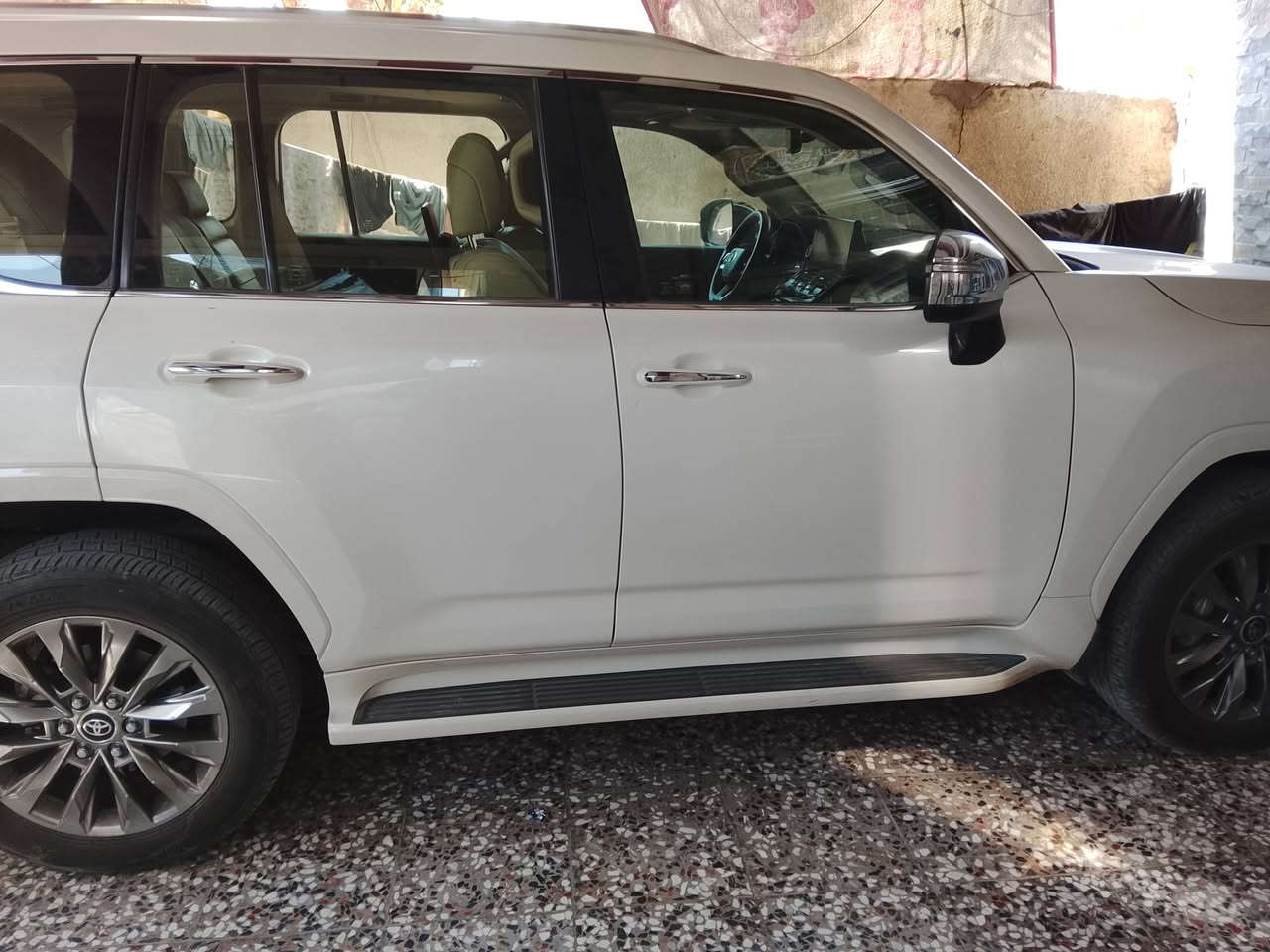 سلام عليكم
سياره لاندكروزر ساز موديل 22 VX
ماشيه 47
داخله ضمان مكفوله من صبغ والبارد والتكحيل
العنوان بابل
رقم تلفون للاستفسار
***********
