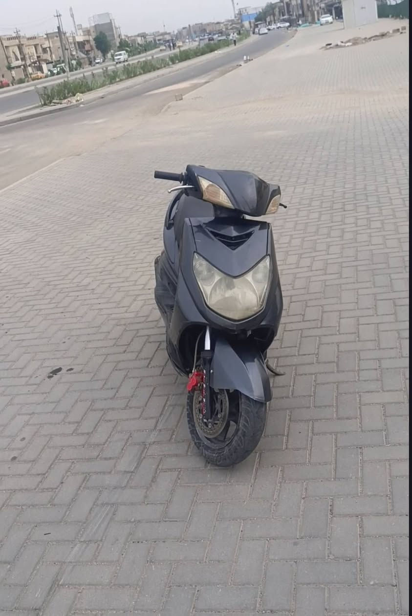 السلام عليكم سكنس فحل يابني نضيفه حيل مكينه ناعمه شلعه ومعدل كفرات بلاديه مكينه مامفتوحه كهربائيات كله شغال السعر 500وبيه مجال عنوان بغداد حي جهاد واتساب ***********

نص مكتوب في الصور:
- Meta AI
