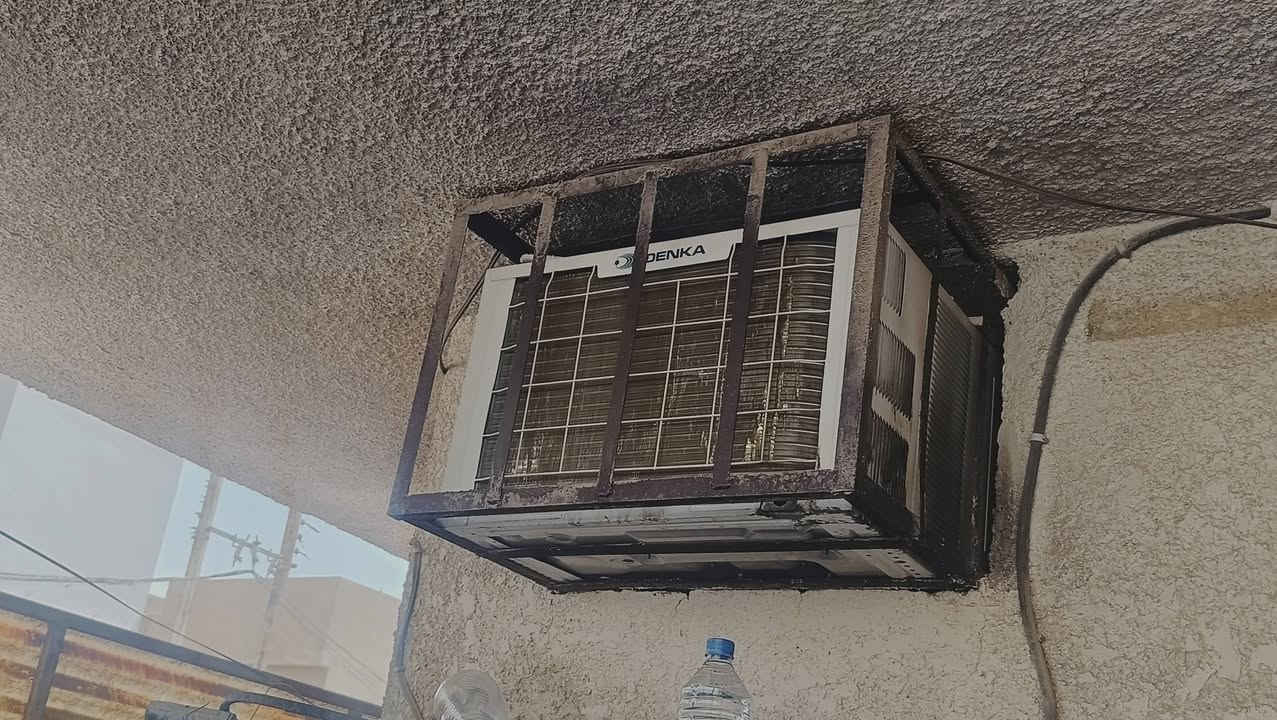 السلام عليكم مكيف للبيع المكان بغداد البياع حي الرساله ***********
