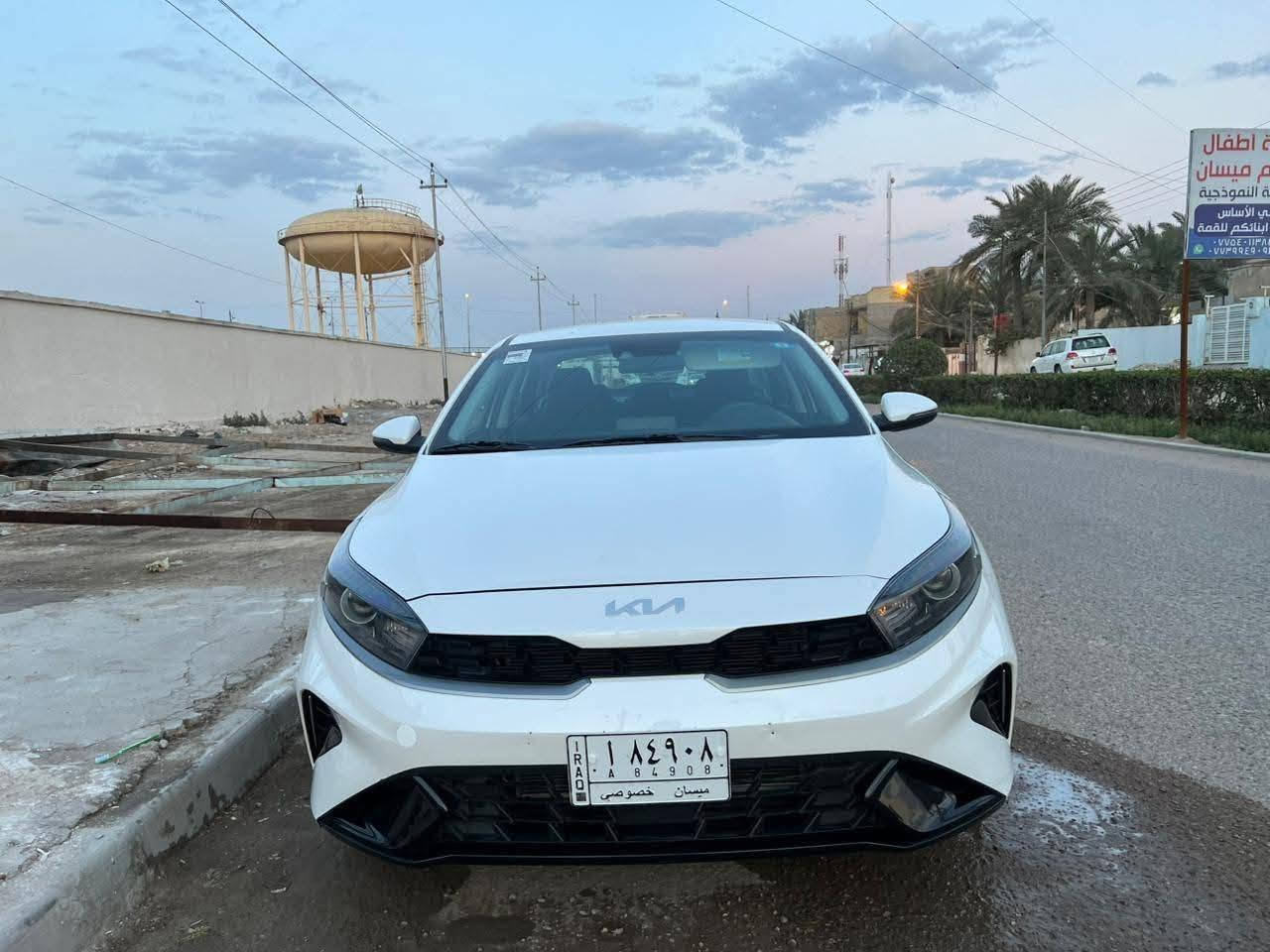 كيا فورتي 
موديل 2023
تحديد مسار 
كامره دواره 
مكينة 2000دوش
رادار امامي وخلفي وجانبي 
تبديل بنيد 
مكان السيارة/ العمارة/ 
لمزيد من المعلومات يمكنك الاتصال ***********
