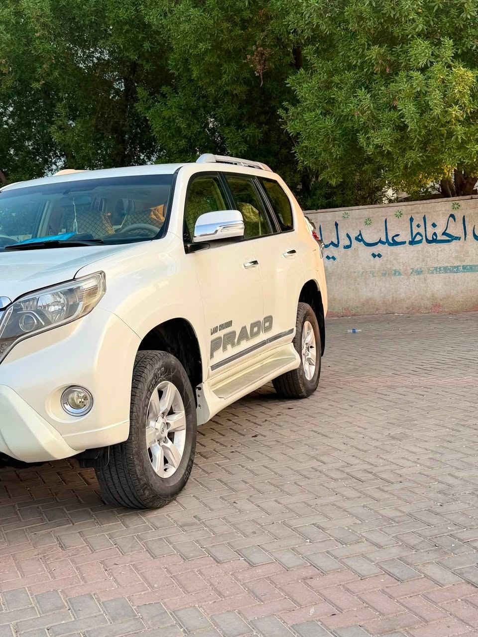 سلام عليكم برادو موديل 2014 سياره عله وضع البلاد ضربه صبغ كفاله عامه تخم 4 سلندر  تاير جداد سياره مثل ما موضح بال سونار سعر 237 وبيه مجال عنوان بغداد الرقم لل ستفسار ***********
