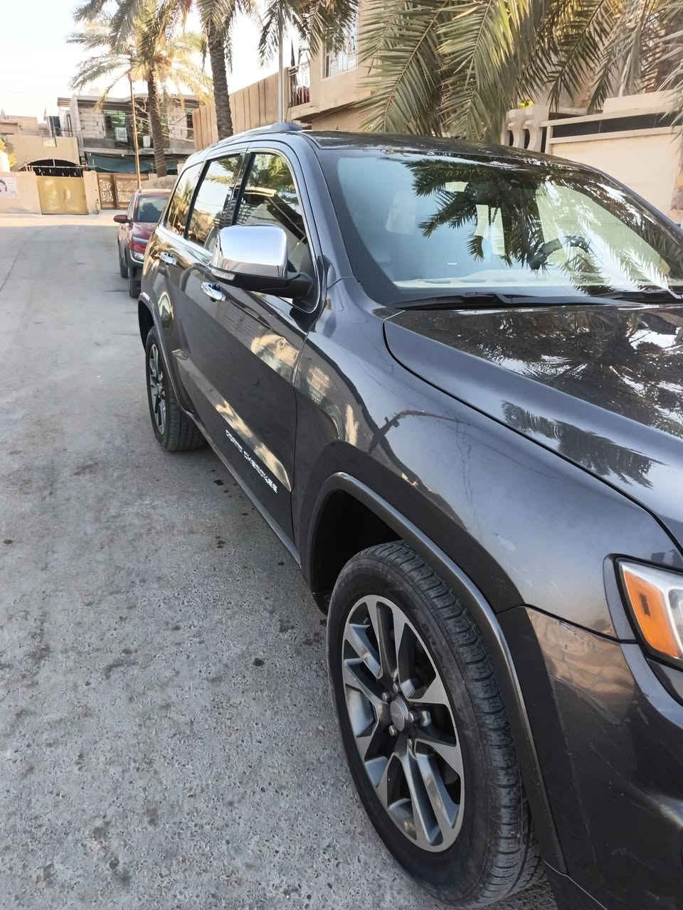 سلام عليكم جيب لاريدو ١٥ سياره فول مواصفات بنوراما كشنات تتفه تبريد خزن ميموري استرين كهرباء  فول مواصفات بيها تخم تاير جديد ماناقصها شي  السعر ١٧٥ وبيه مجال
***********
