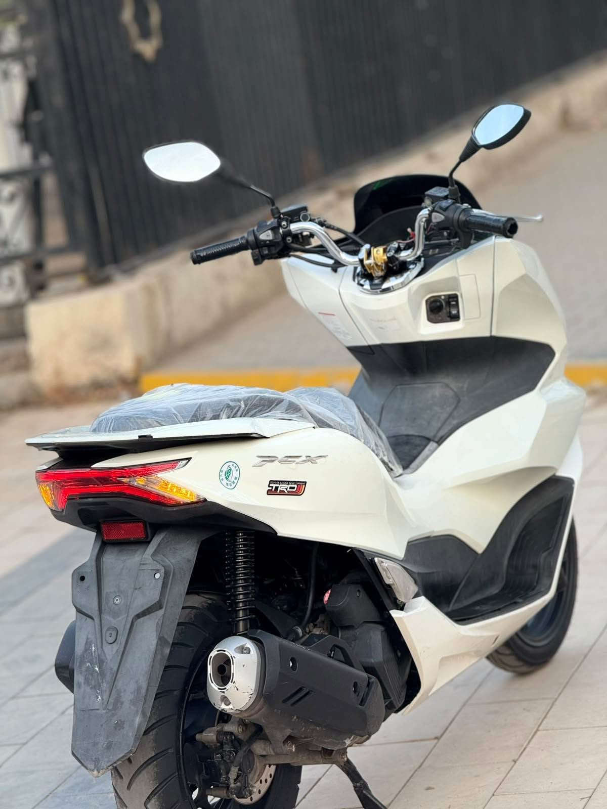 PCX الجيل الرابع • ياباني • مكينة ١٦٠