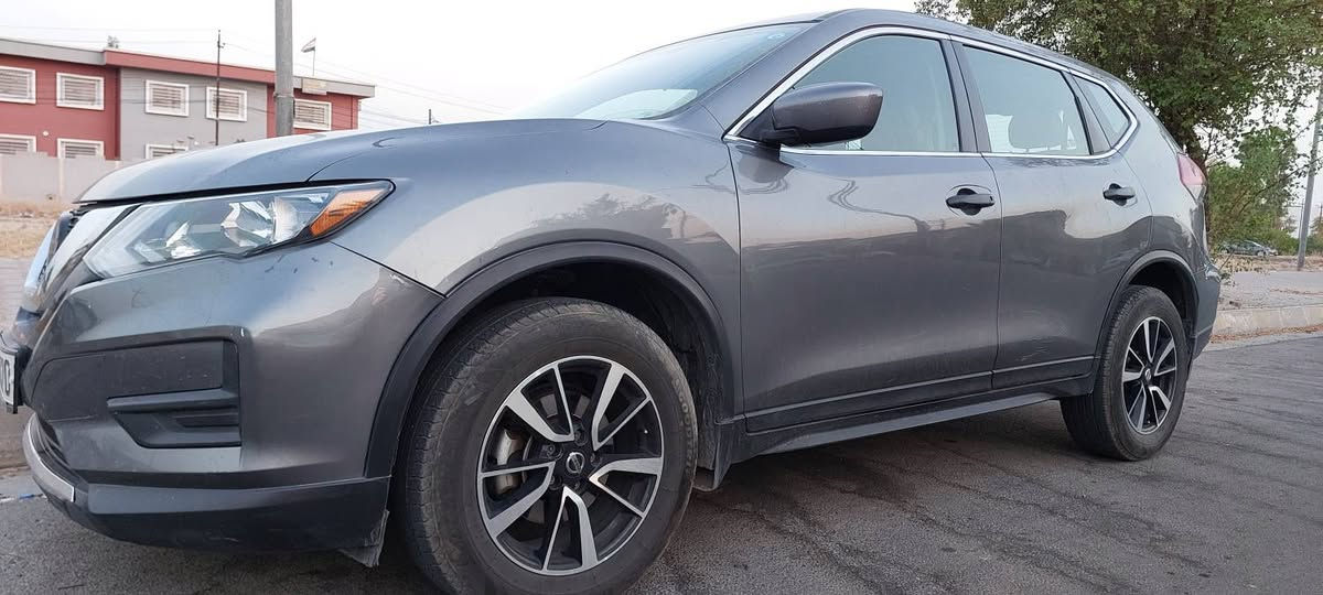 (كلين كلين كلين)
نيسان روج 2018   S-sport AWD 
محرك 4 سلندر 2500 
محرك وكير وكهربائيات بشرط
(فاحصها بالشركة الهندسية قبل شهر والفحص موجود كلشي سليم 100% )
وارد امريكي منشأ ياباني 100% 
 
رقم كركوك مشروع وطني ( يتحول بأي محافظة )
بأسمي شرط التحويل والسنوية تنتهي سنة 2030
ماشية 95 ميل
الموصفات :
✅️ فور ويل (دفع كلي AWD)

✅️ تحكم ستيرن

✅️ مثبت سرعة 

✅️ رادار امامي خلفي جانبي

✅️ توقف ذاتي 

✅️ كاميرا دوارة

✅️ تبريد قطتين والتبريد ثلج حرفيا ❄️

✅️ شاشة وسطية كبيرة تدعم android auto+ Apple Car Play 

✅️ بصمة تشغيل وبصمة ابواب 

✅️ تشغيل عن بعد 

✅ ويل كب 18 SL بلادي 

الضرر : بدون قطرة صبغ
 فقط بارد باب خلف السائق (موضح بالصور)
5N1AT2MV5JC758523
السعر 148$ مع مجال بسيط 
عنوانها كركوك حي عدن
للتواصيل خاص او *********** كركوك, العراق
