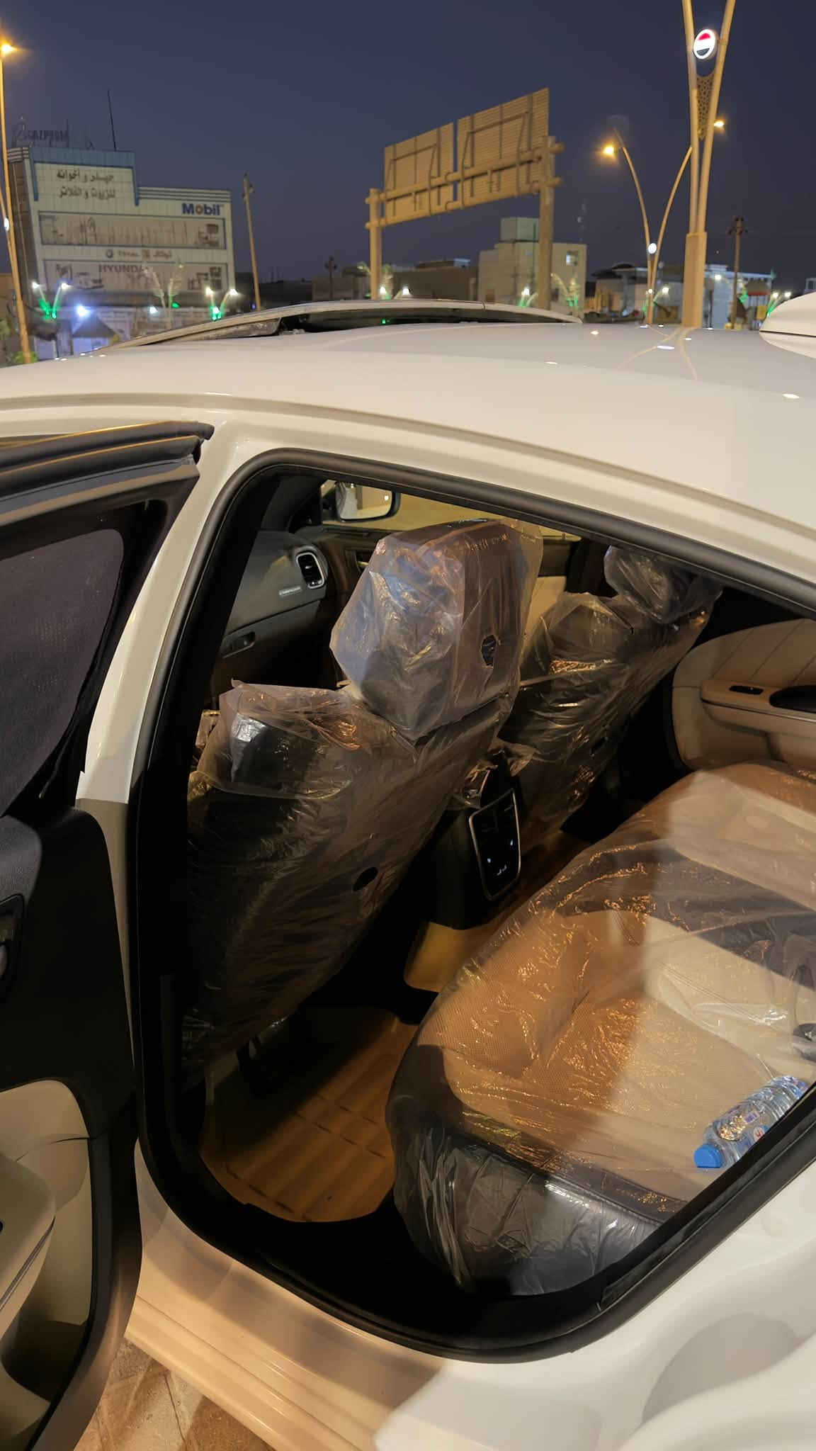 دوج جارجر
مديل 2018
فوال موصفات sxtبلاص 
ماشية 70 حقيقي 
كشن ميموري
كشنات حار بارد لون ابيض 
رادار جانبي 
مري قلاب 
حجم مكينه 3600
سياره كلش جديدة كارتون 
العنون البصره حي الجامعه 
الرقم ***********
