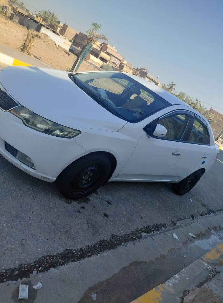 سيراتو ٢٠١١ • اربع قطع صبغ • شاشة كاميرا