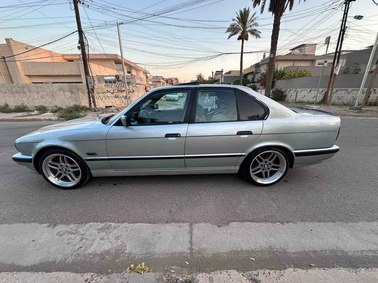 سلام عليكم 
للبيع بي ام دبليو موديل 1994 اصل حجم 525i مسكر فانوس
رقم سليمانيه الدولي سنويه ورقم جديد تحويل شوكت متريد 

كير اوتماتيك بلادي محرك وكير جدد مكفولات من اي شي 

ضفيره من الطول لطول واير جطل ماكو بيها كلها بلادي شركه

صدرين خلفي والصدر المامي جديد تراي كلش حلو وناعمه 

تبريد شغال حماوه ثابته نص منضومت مي كلها جديده مبدل

تخم تاير جديد حجم ١٨ دسكات هاندبريك كلشي بيها شغال 

دبل ارباك دركه ام ويل ام دوس ام مري ام بجم عريض فول 

سياره سلايد روف طكتين بجم عريض دوس مري كله ام بلادي 

داخل جلد رصاصي شاشه سنترلوك ريمونت لايت عدسه زنون 

سياره صبغ جماليه مكفوله من اي ضربه او خياس شرط الفحص

السعر 57 ورقه وبي مجال حق الجيه العنوان بغداد حي الجامعه

*********** للستفسار اتصل ممتواجد ع النت
