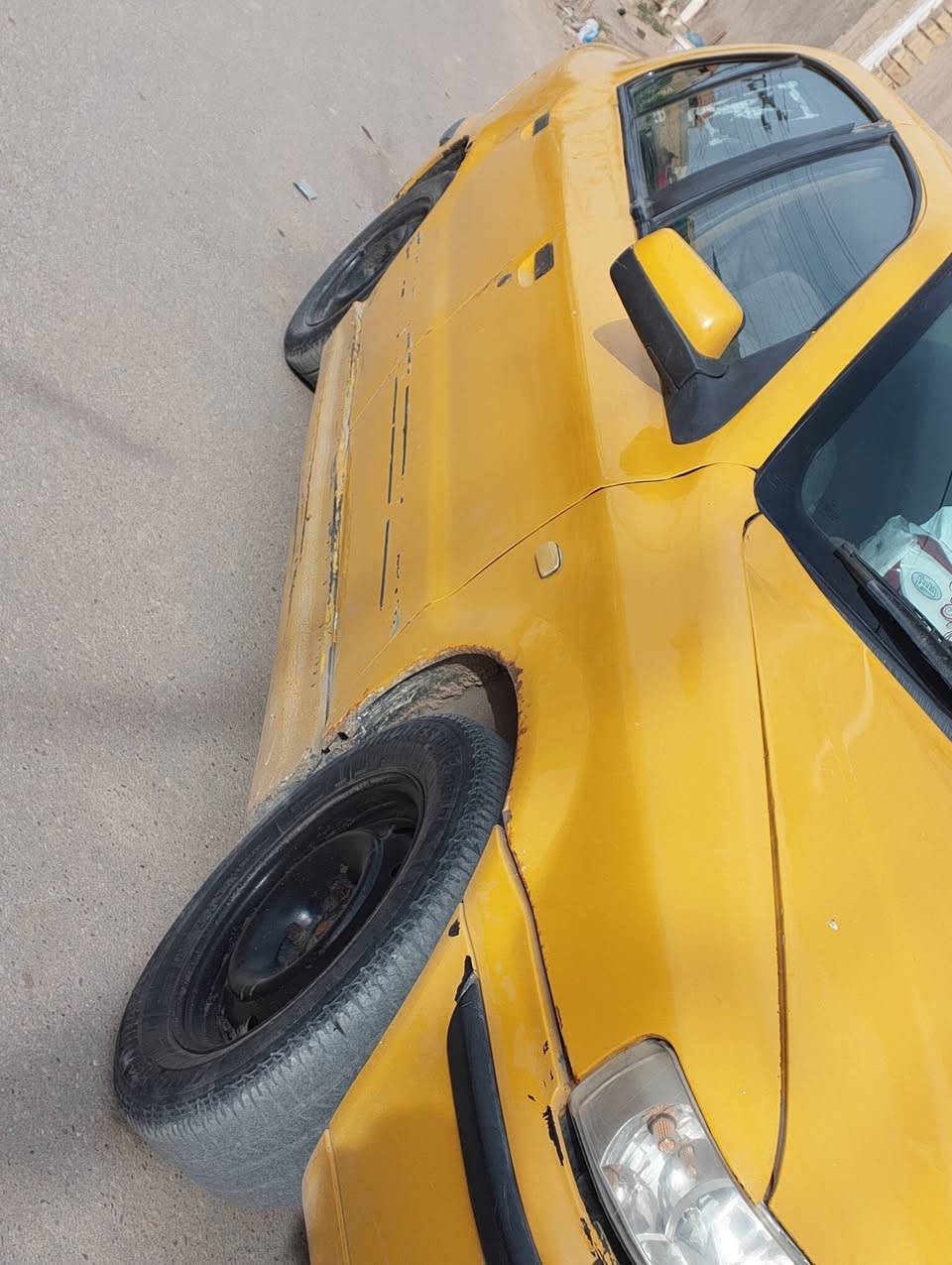 سلام عليكم سمند موديل 11 للبيع سياره كير ومحرك مكفول تبريد ثلج ويه السويج  حداديه اماي توني مسويه و الحداديه الخلفي مامسويه بيه خياسات بل هلال والدوس البرانكيت صاحي جديد السعر 20 وبيه مجال ***********
