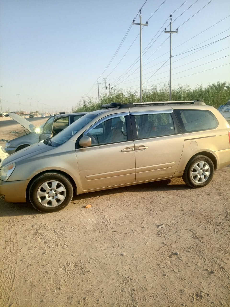 سلام عليكم كيا سيدونا مديل 2008 
سياره كاز ضربته باب سلايت رقم بصره مداور ثاني يوم  سنويه ل 27 
تخم تاير باتري جديد تبريد ثلج ثلاث قطع 
محرك كير حداديه كله كفاله سياره أحله من صوره 
سعر 112 وبيه مجال حك جيه مكان سماوه  اتصال ***********
