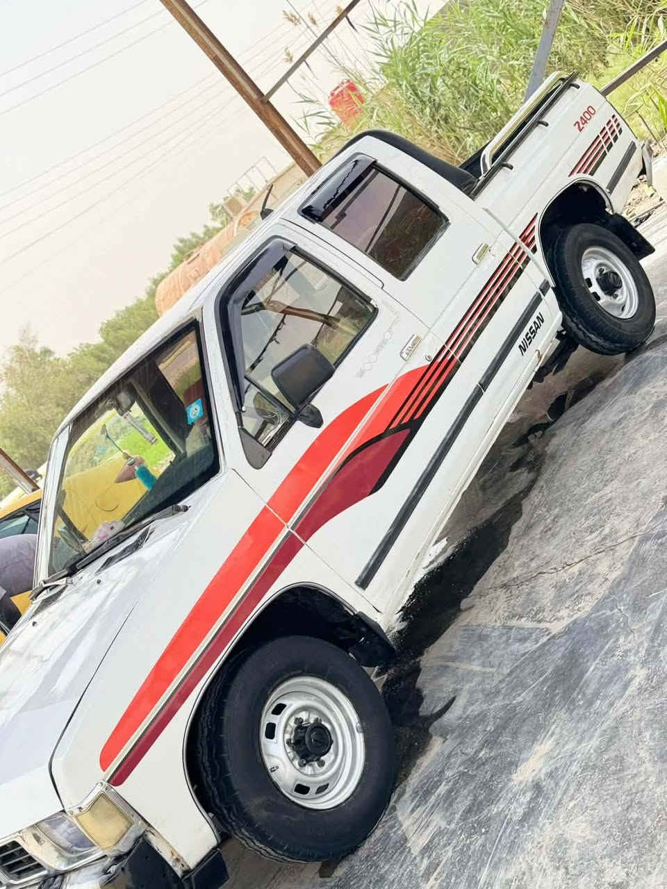 نيسان • ٩٣ • للبيع