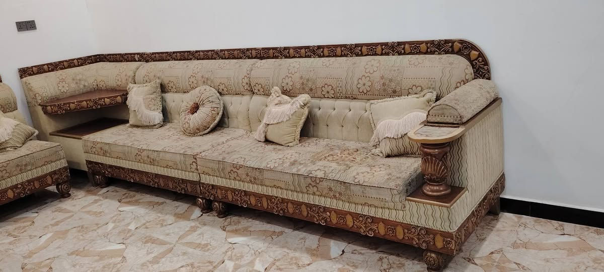 قنفات • ٨قطع • للبيع