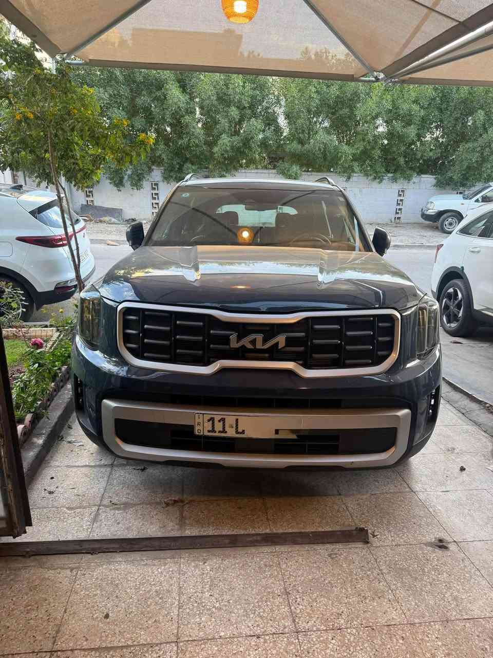 السلام عليكم 
كيا تيلورايد 2023 Xline 

1-حجم المحرك 6 سلندر 3800. 

2- بصمة ابواب 

3- -زينون عالي ناصي آصل. 

4- -فتحة سقف. عدد 1 

5- -رادر جانبي مانع اجتياز. 

6 -فور ويل درايف 

السياره مختومه XLIN خلف الصندوق والكشنات 

7- -تحديد مسار. 

. 

8 -تدفئة+تبريد الكراسي الامامية.

9- -تحكم ستيرن جهيتن. 

. 

10 -سستم صوت متكامل. 

11-كنترول تبريد خلفي منفصل. 

12 -كشن سياحي vib 

13 -الكراسي الامامية كهرباء. 

14- ٧ راكب ٣ قطع تبريد. 

15-اشاير مري قابلة للطيء. 

16 - مقاعد جلد 

الضررر: فقط بارد حافه الجاملغ الأيسر + باب الخلفية عكس السائق شبرين 

 والباقي كفاله

مكان السياره بغداد حي الجامعة 

260 $ وبيه مجال 

 

————————————————————————

للأستفسار ***********  ابو قاسم
