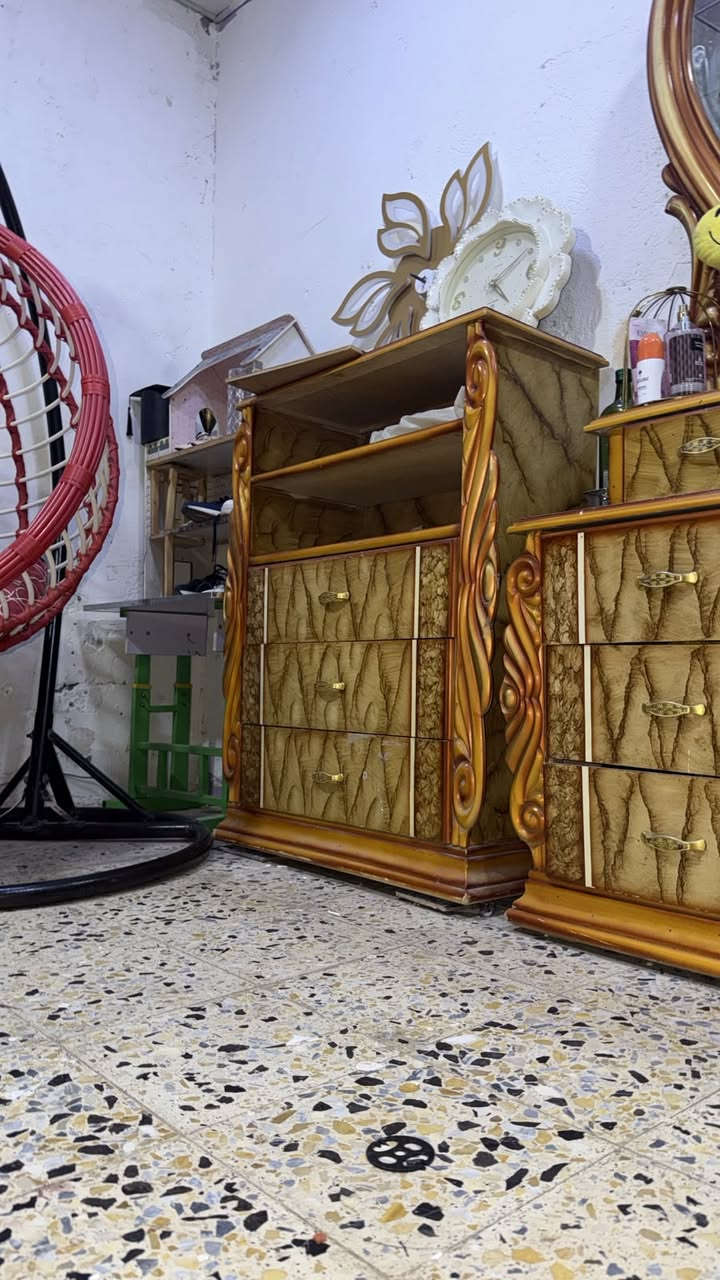 غرفه اخشاب • عراقيه • ضخمه