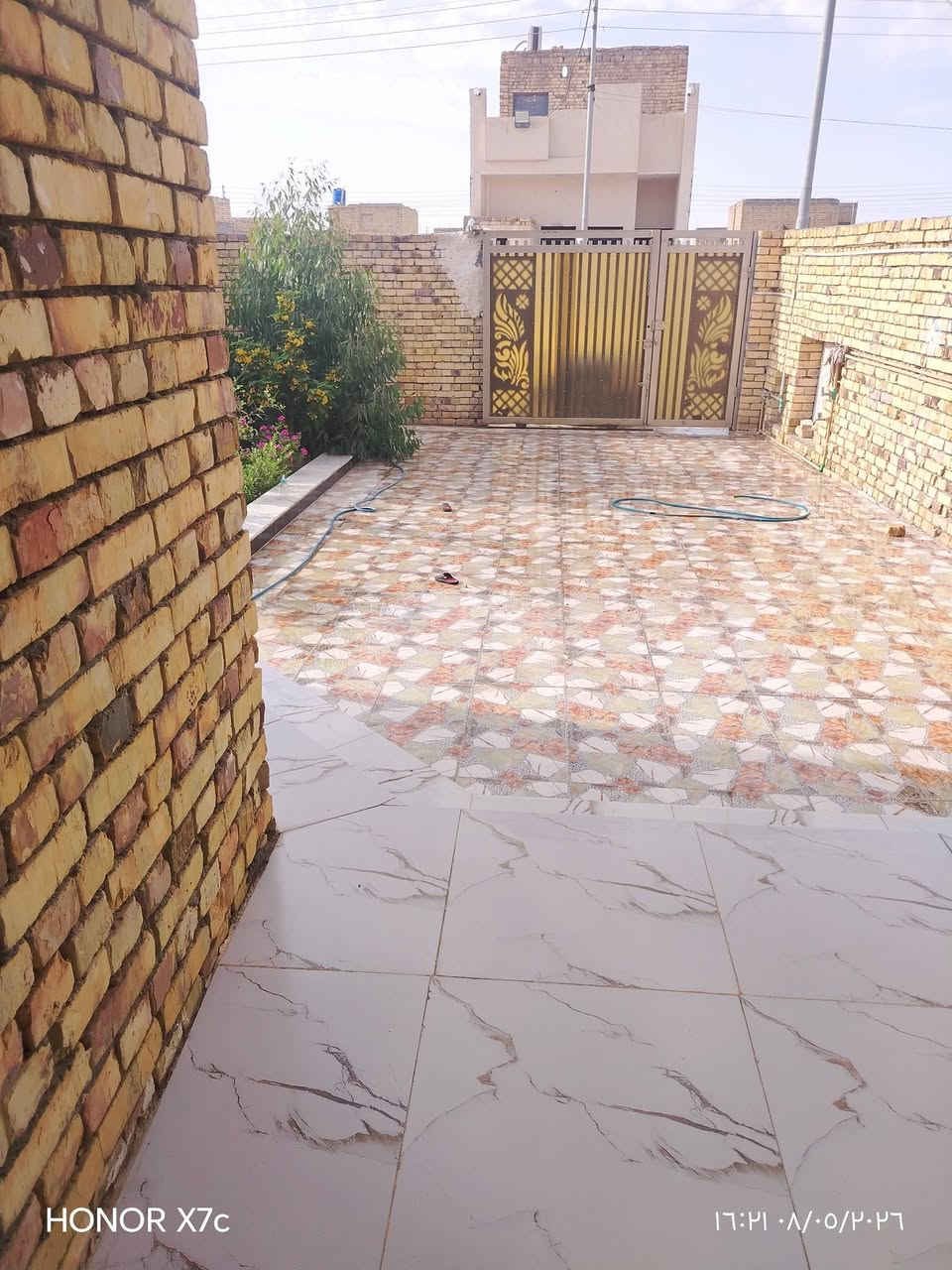 البيع في حي القصور مساحه 275 وبناء درجه أوله طابق واحد جاهز السكن (***********)
