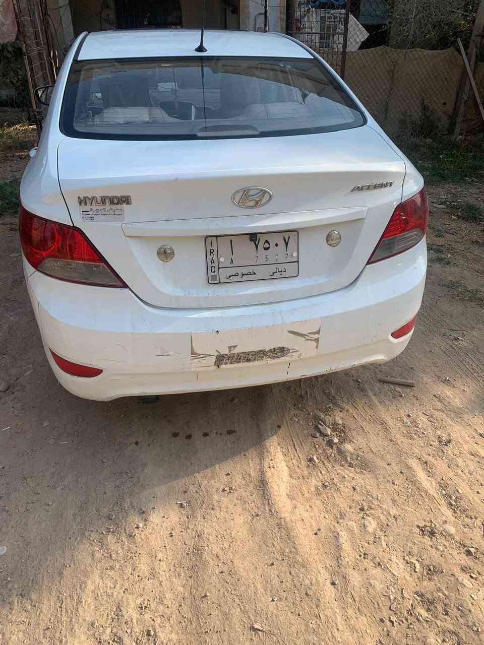 اكسنت ٢٠١١ • مكينة ١٦٠٠ • فتحة سقف