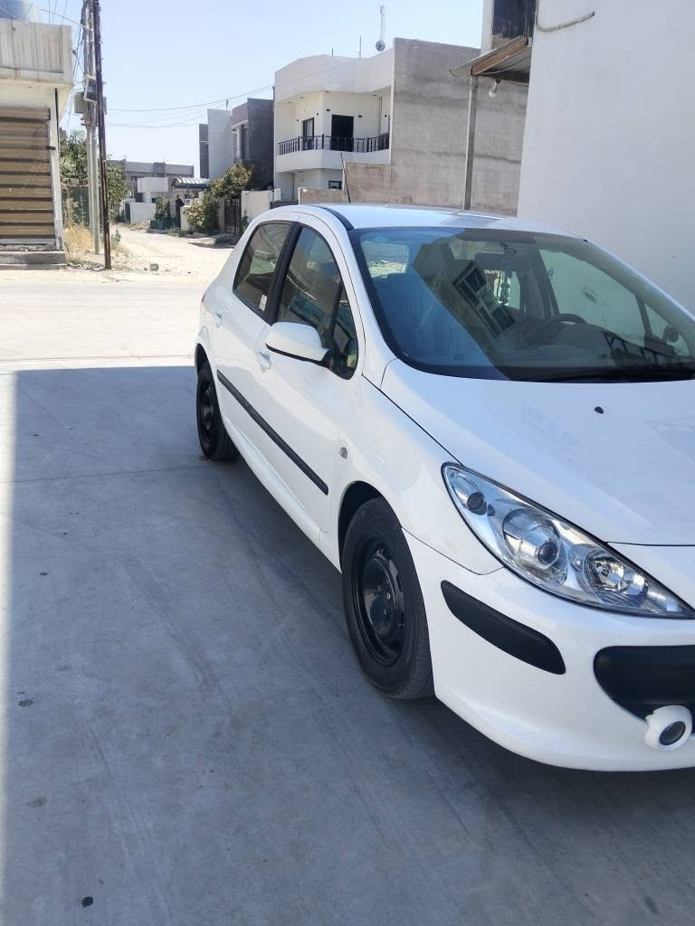 سلام عليكم بيجو للبيع 2006 سنوي مشروع وطني بيه بطاقة بانزين بيه صبغ نص باب او شبر باب صندوك فقط كير محرك بل شراط مامفتوح ماشيه 180تبريد تدفه كل شغال سعر 68 او بيه مجال وهاي رقمي *********** كركوك, العراق
