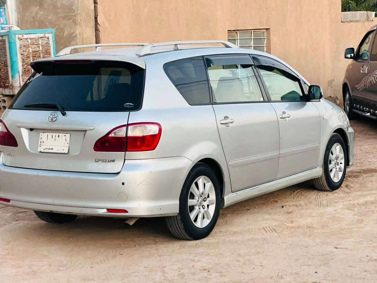 سلام عليكم سياره ابصم 2004كرستال سياره جاهزه  مكينه مفتوحه  كير جديد حداديه  جديده تبريد ثلج السياره دوشمه جديده شاشه كبيره السياره رايدهه 108وبيهه مجال اتصل وبيك خير وتدلل  ***********
