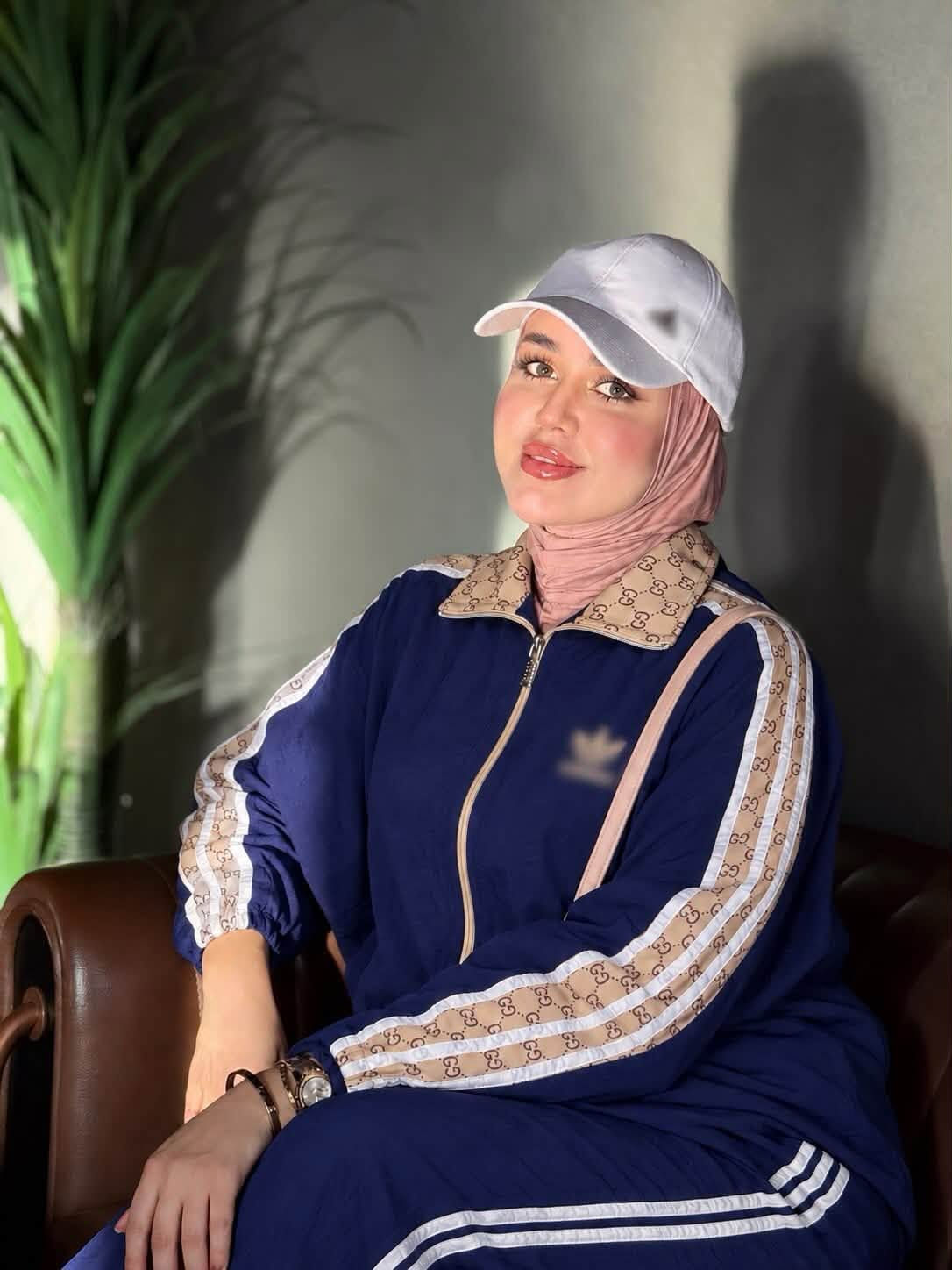 ملابس • لا تفاصيل
