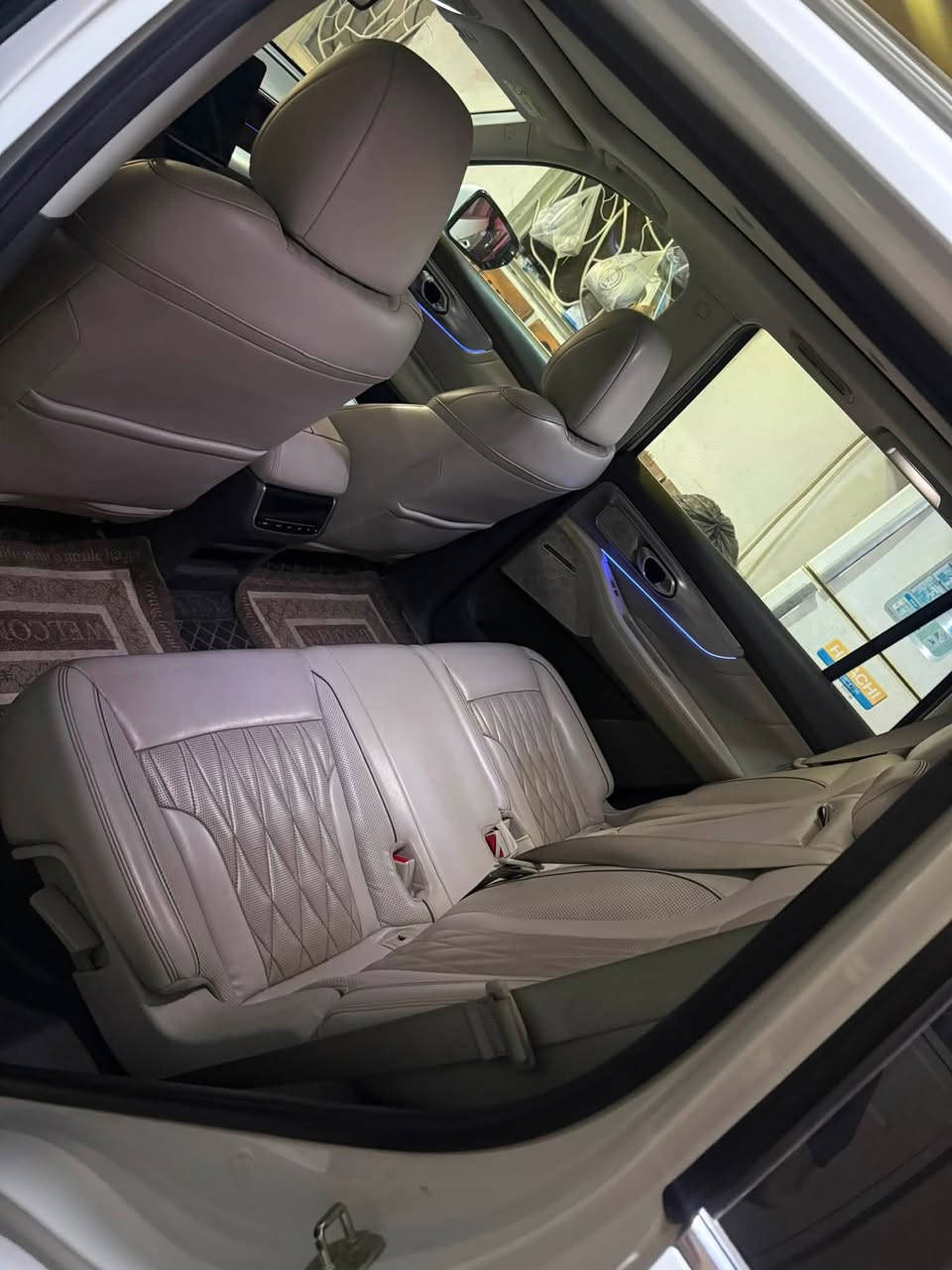 GAC GS8 2023 للبيع 🔥

🚘 GAC GS8 موديل 2023
🤍 لون أبيض — داخلية جلد بيج فخمة
👥 7 مقاعد / 3 صفوف
⚙️ محرك 2.0 Turbo TGDI
💪 248 حصان
🔥 عزم 400 نيوتن متر
🔄 قير أوتوماتيك 8 سرعات AISIN

✨ المواصفات:
• فتحة سقف بانوراما
• عدادات رقمية
• شاشات وأنظمة ترفيه
• إضاءة داخلية Ambient
• مقاعد جلد كهربائية
• تكييف أوتوماتيك
• دخول وتشغيل ذكي
• إضاءة LED
• جنوط ألمنيوم
• حساسات وكاميرات
• أنظمة أمان ومساعدة للسائق
• شنطة كهربائية

📍 الموقع: العرصات – بغداد
💰 السعر: 215,000 دولار، قابل للتفاوض 💵
📞 ***********

السيارة نظيفة جدًا وجاهزة للفحص والمشاهدة.
