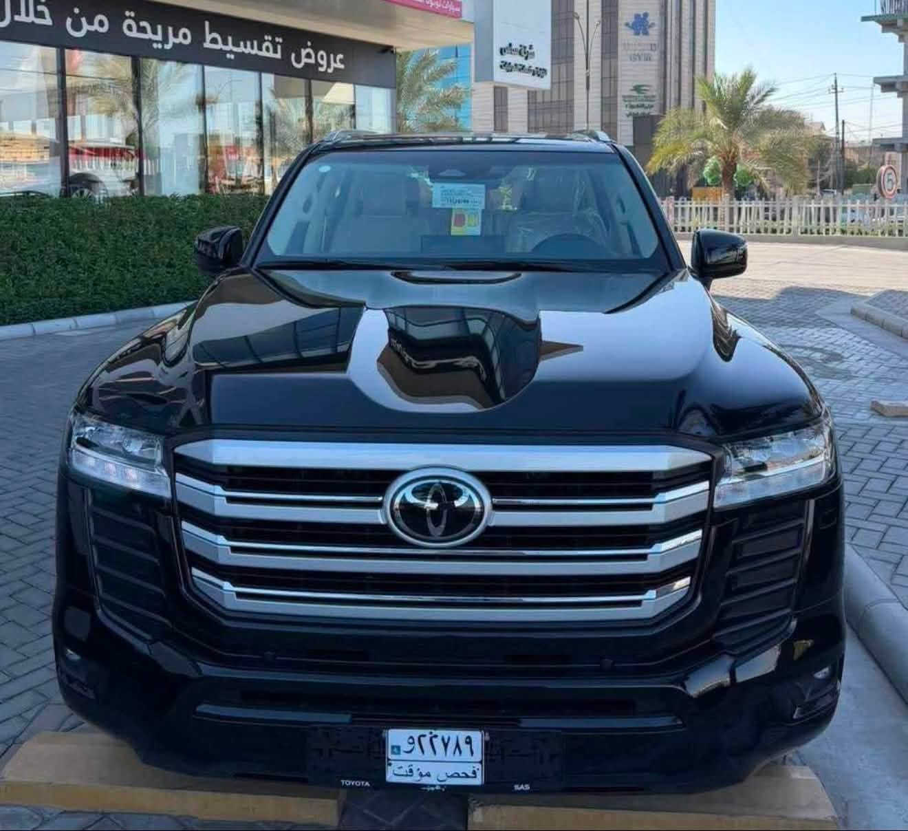 السلام عليكم 
عندي لاندكروزر ٢٠٢٦ زيرو فقط ترقيم 500 كيلو 

مواصفات GXR / TTS 
رادار تحديد مسار نقط عمياء 
بصمه تشغيل ابواب محرك تنفس طبيعي

اخذته زيرو من ساز واريد ابيعه 

رقمي 
***********
