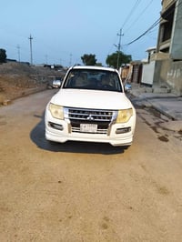 باجيرو ٢٠٠٨ • من ضربة وصبغ • مكينة ما مفتوحة