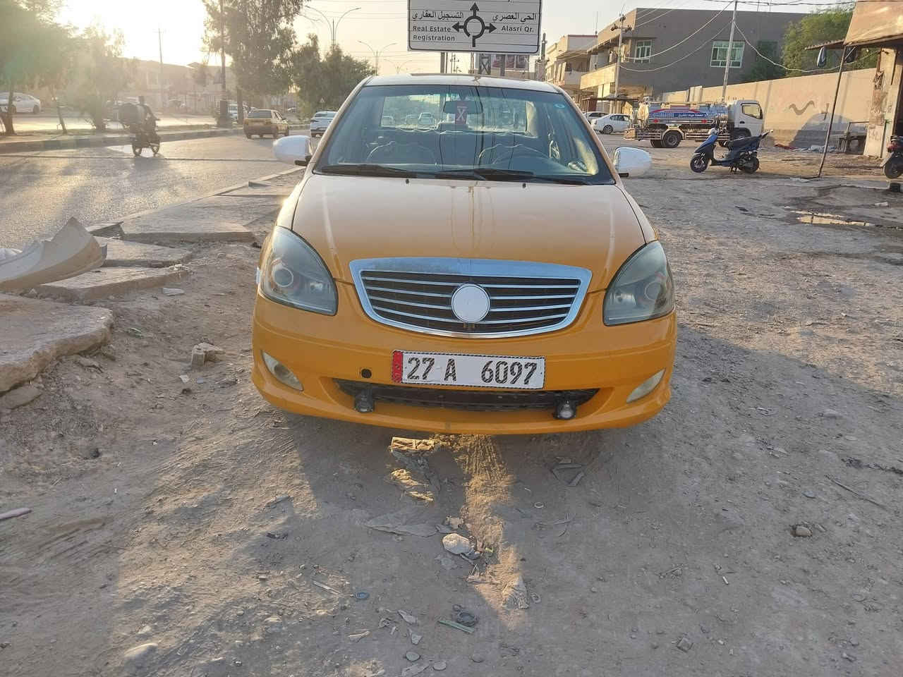 السلام عليكم اخوان
جيلي موبل موديل ١٣ بسمي السيارة مصفرة هيئة وغرامات قبل ٦ اشهر دوارتها بسمي 
السيارة جاهزة مانقصها برغي امانة الله محرك كلش حلو كير ياباني جديد حدادية من الطول للطول جديدة كهربائيات كلها شغالة جام شغال السيارة نقصها تبريد فقط ماعرف شبي فان شغال 
الكشر مصبوغة عام معمرة خياستها وبيها طخة مال عمارية معمرة كلش بسيطة جهة السايق لايحة جاملغ وباب اكرر طخة عمارية مو ضربة وغير هذا بوجهك للشارع مال واحد يشتغل على باب الله بيها تكسي وجناي لان والله فول جهوزية 
مكاني ديوانية / حي العسكري رقمي 
*********** اقرة المنشور عدل وخابر تشلع عيني 
سعرها ٣٥ وبيها مجال اكرر سعرها ٣٥ وبيها مجال
