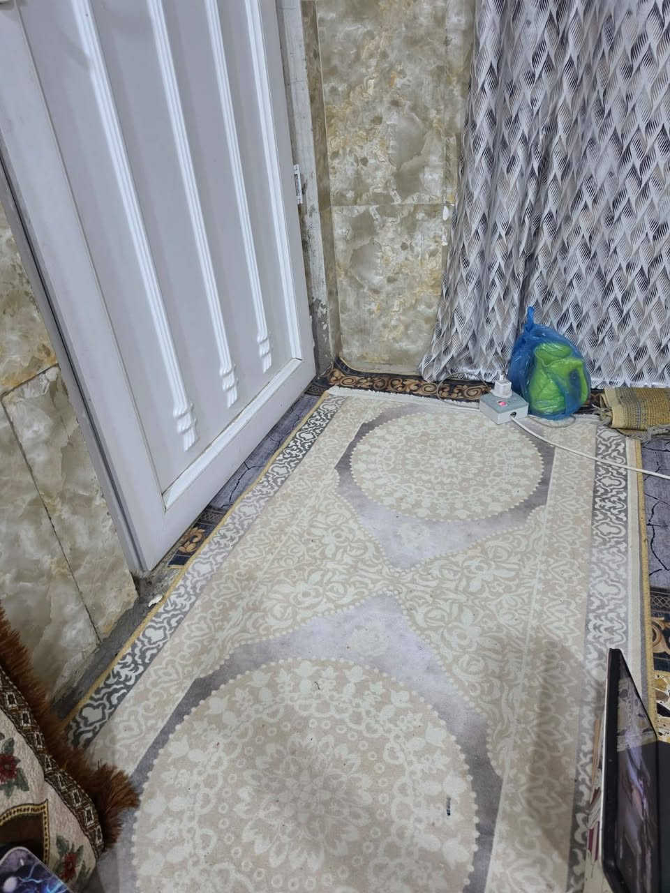 للبيع كلمن وسعره

نص مكتوب في الصور:
- محتهى تم إنشاؤه باستخدام الذكاء الاصطناعي
- محتوى تم إنشاؤه باستخدام محدد الذكاء الاصطناعي
