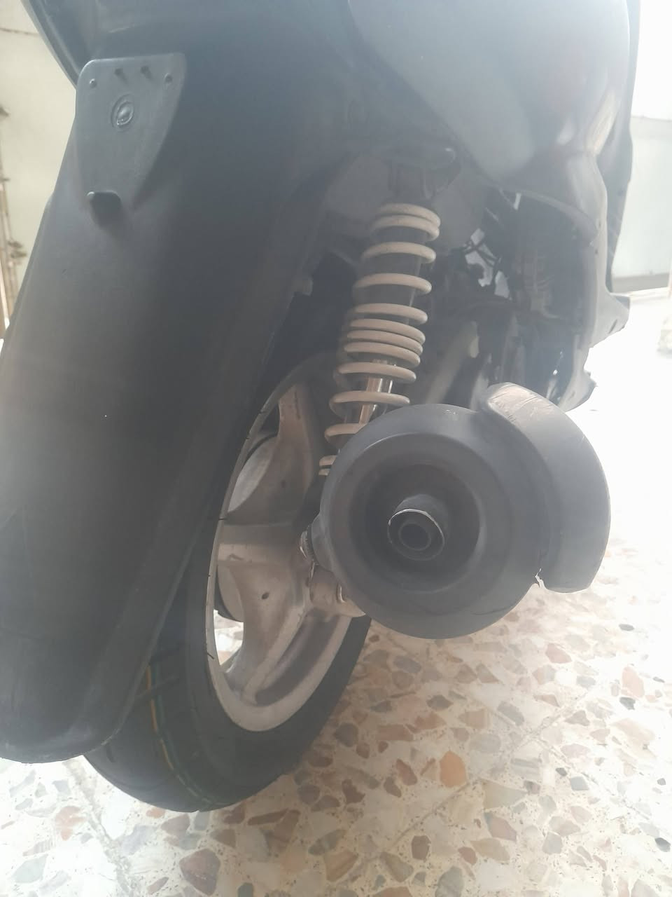 دراجة سكنس نثية ١٤٠ دراجة سلف نكرة بكل وكت دراجة عوزهة كابريتر هسة هية شغالة بس تكطع بيهة صوت بصلانصة مال جعجة دراجة يحتاجلهة ترتيب تايرات جدد سعر 200 وابيهة مجال بصيط مكاني بغداد شعب رقم  ***********
